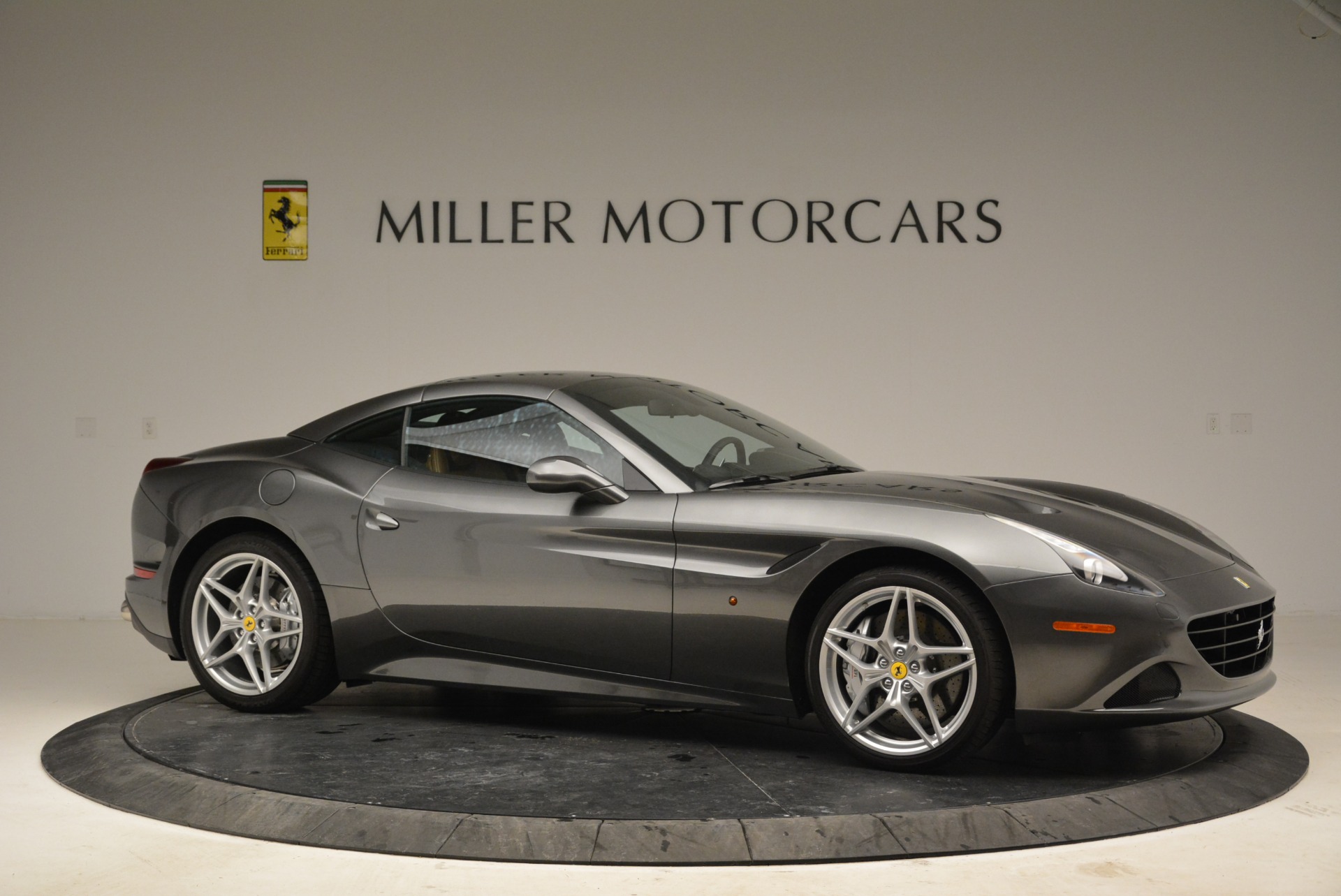 Used-2016-Ferrari-California-T