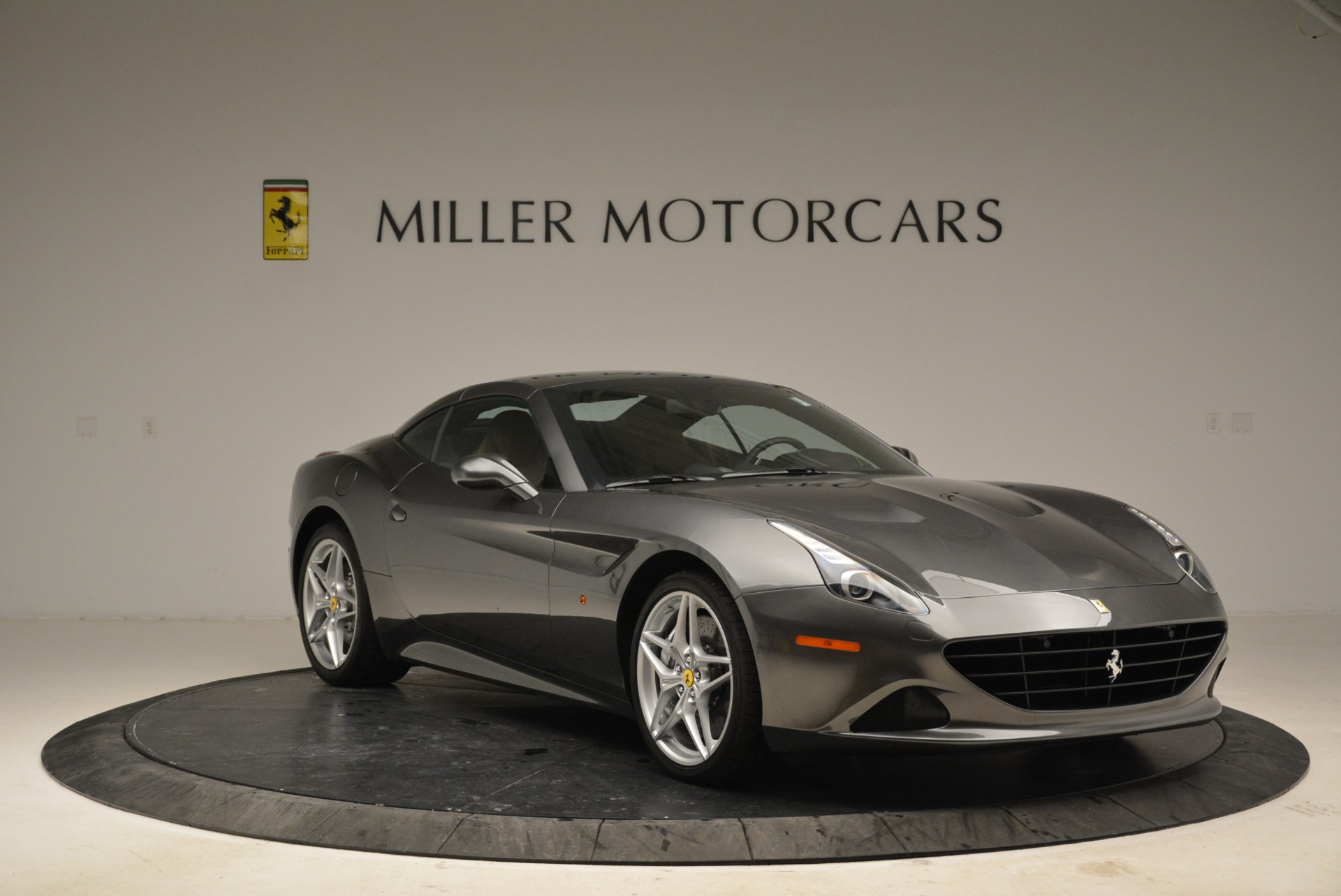 Used-2016-Ferrari-California-T