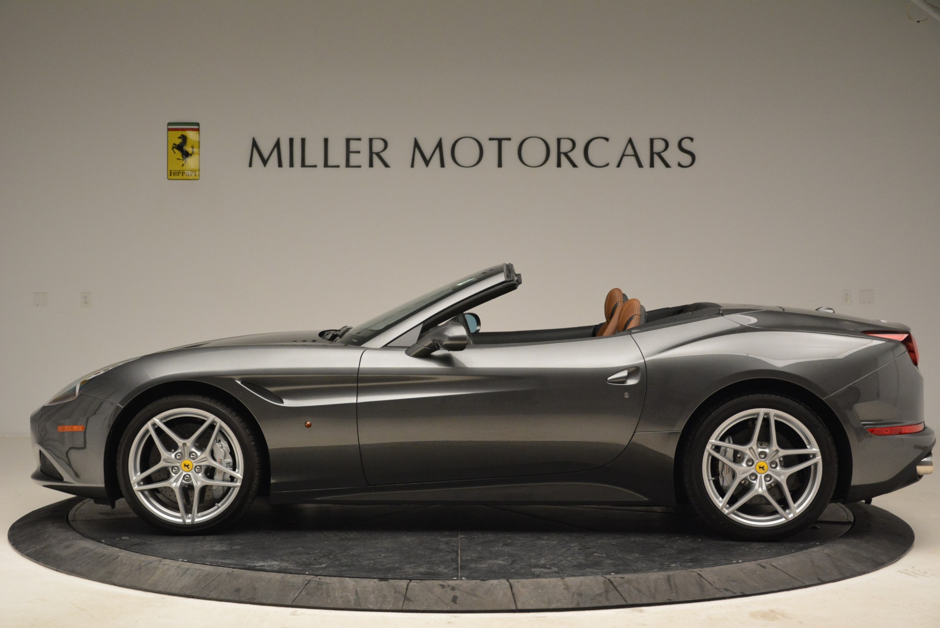 Used-2016-Ferrari-California-T