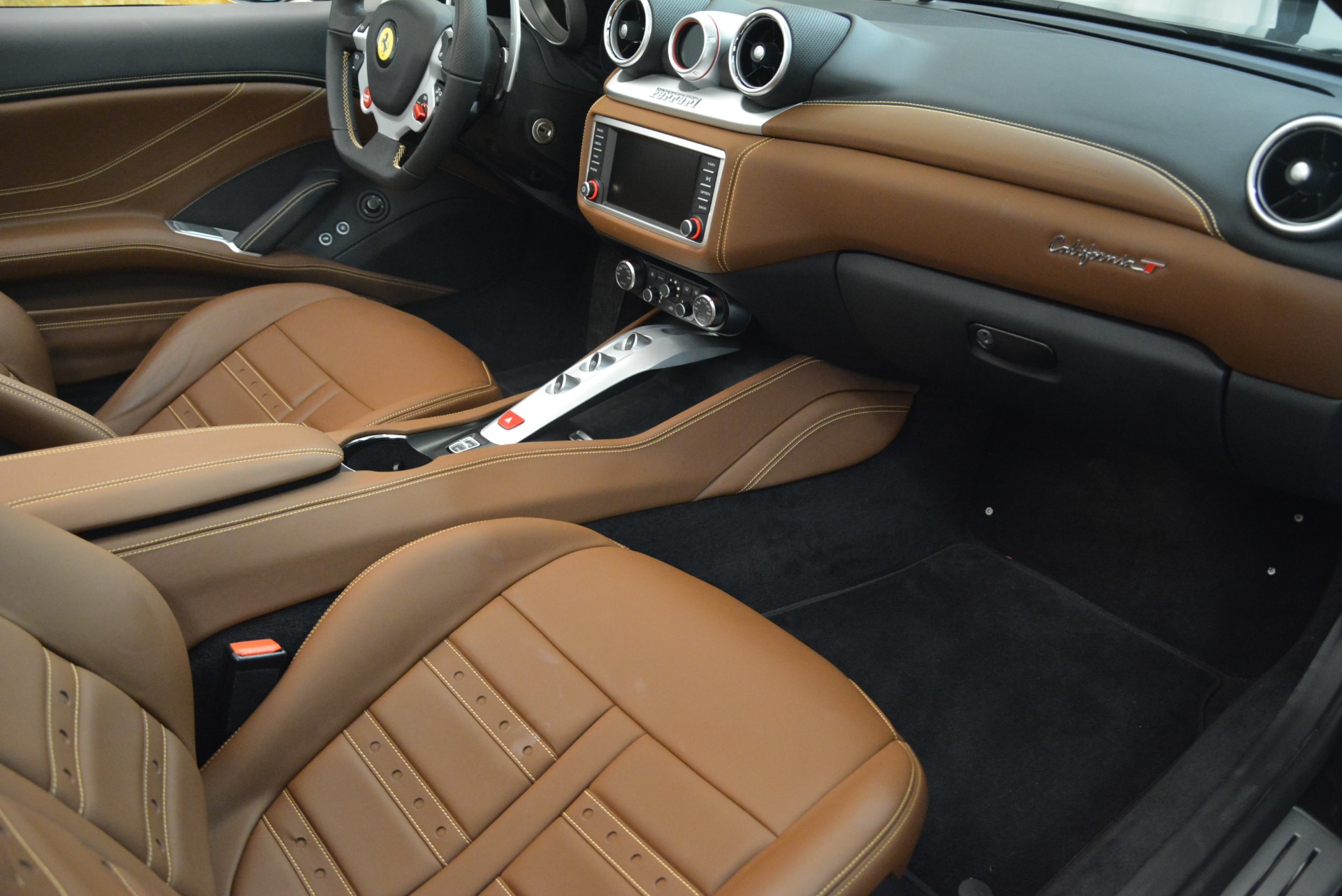 Used-2016-Ferrari-California-T