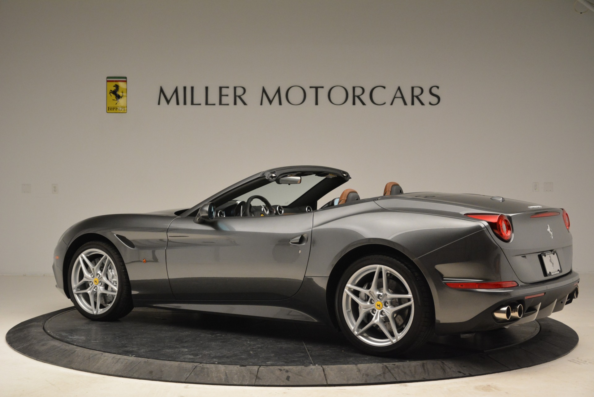 Used-2016-Ferrari-California-T