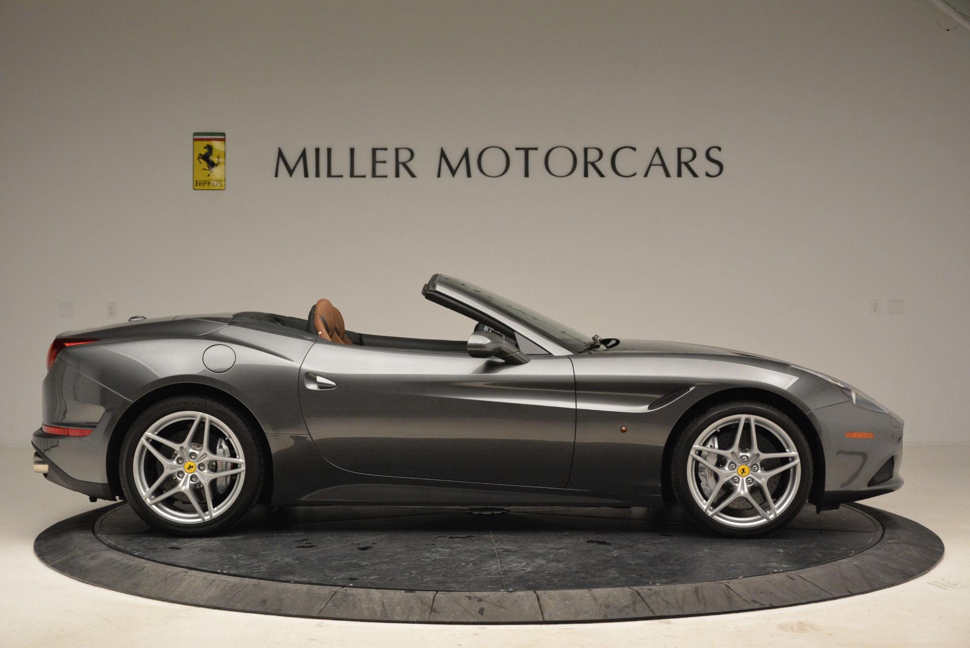 Used-2016-Ferrari-California-T