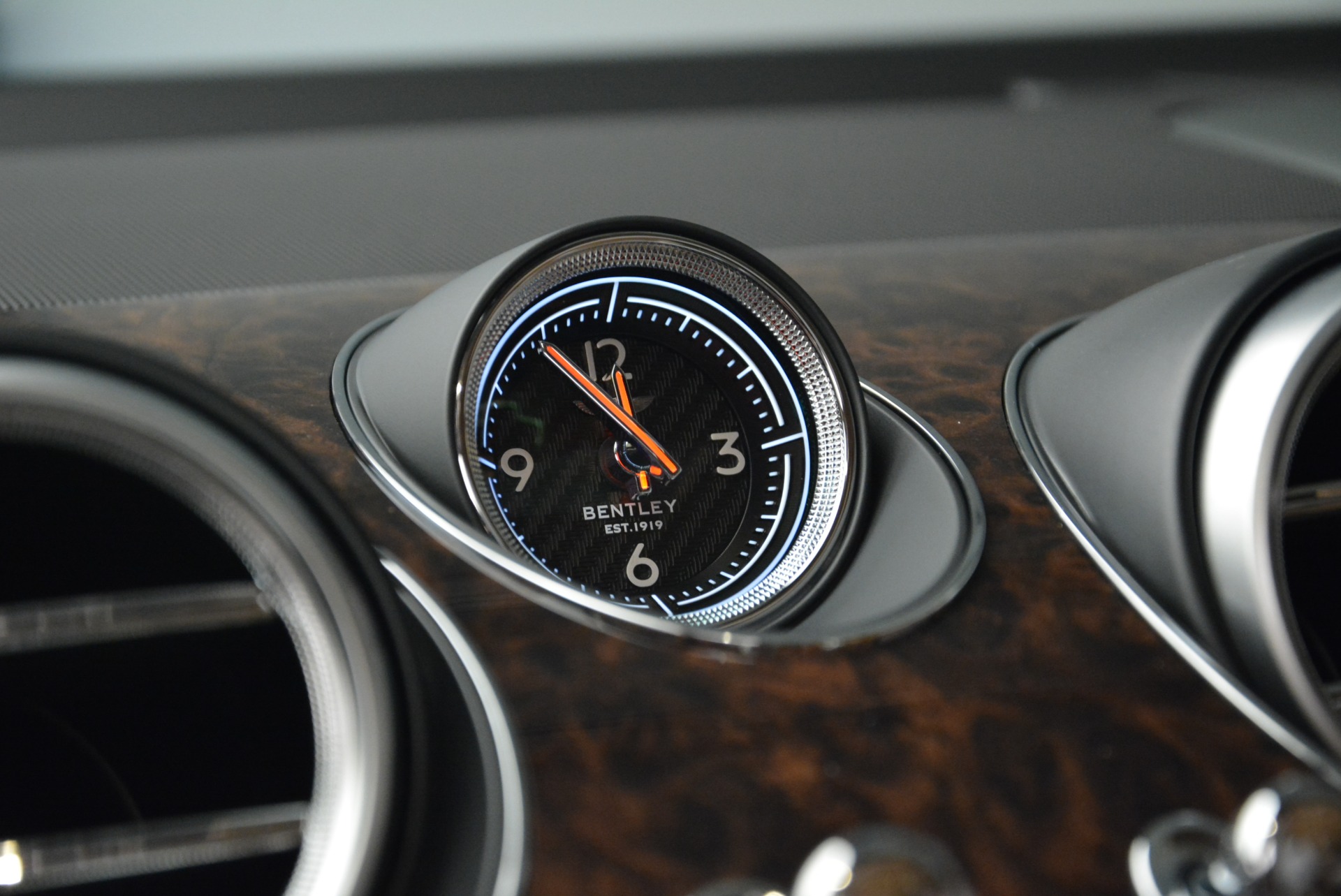 New-2018-Bentley-Bentayga-Signature