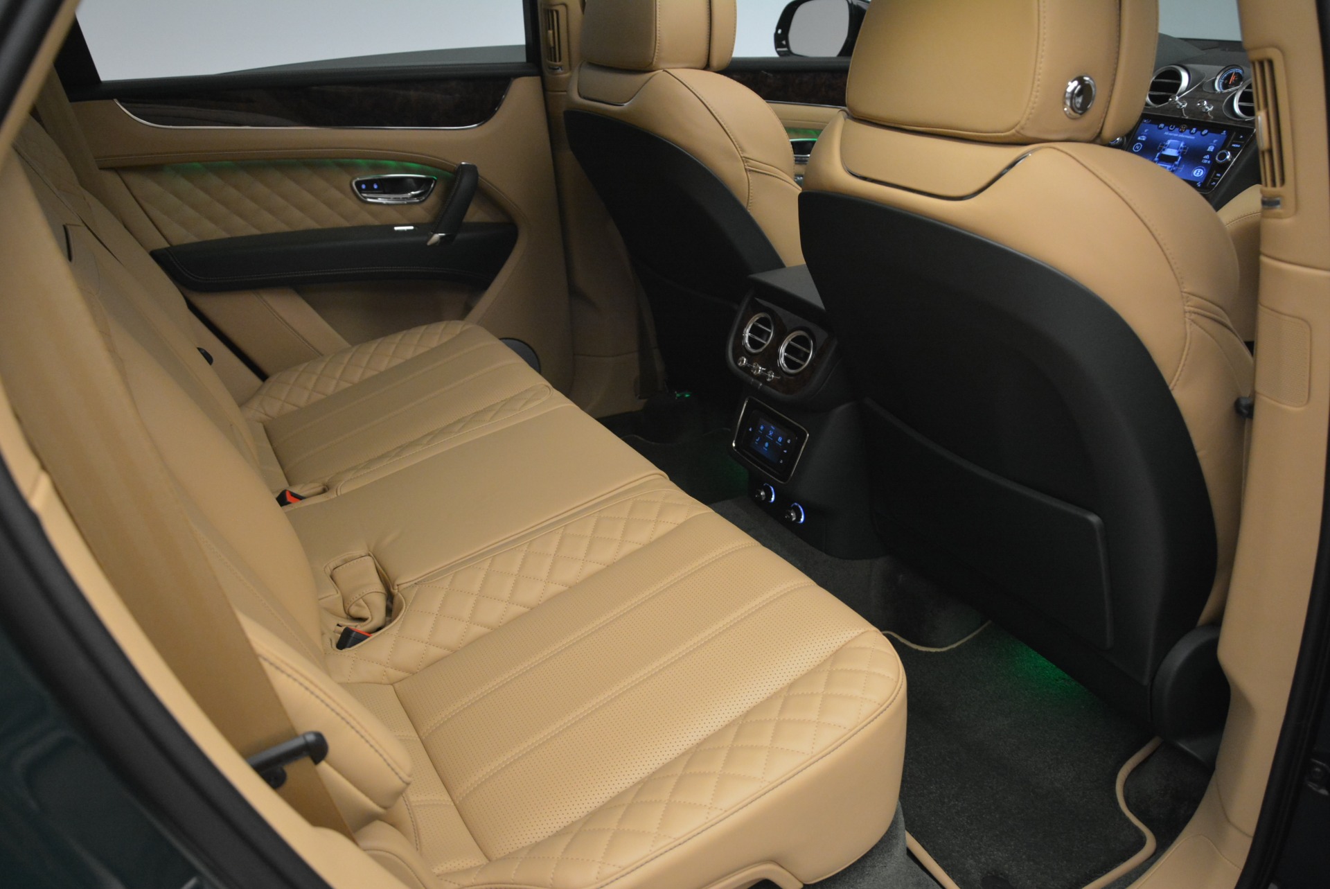 New-2018-Bentley-Bentayga-Signature