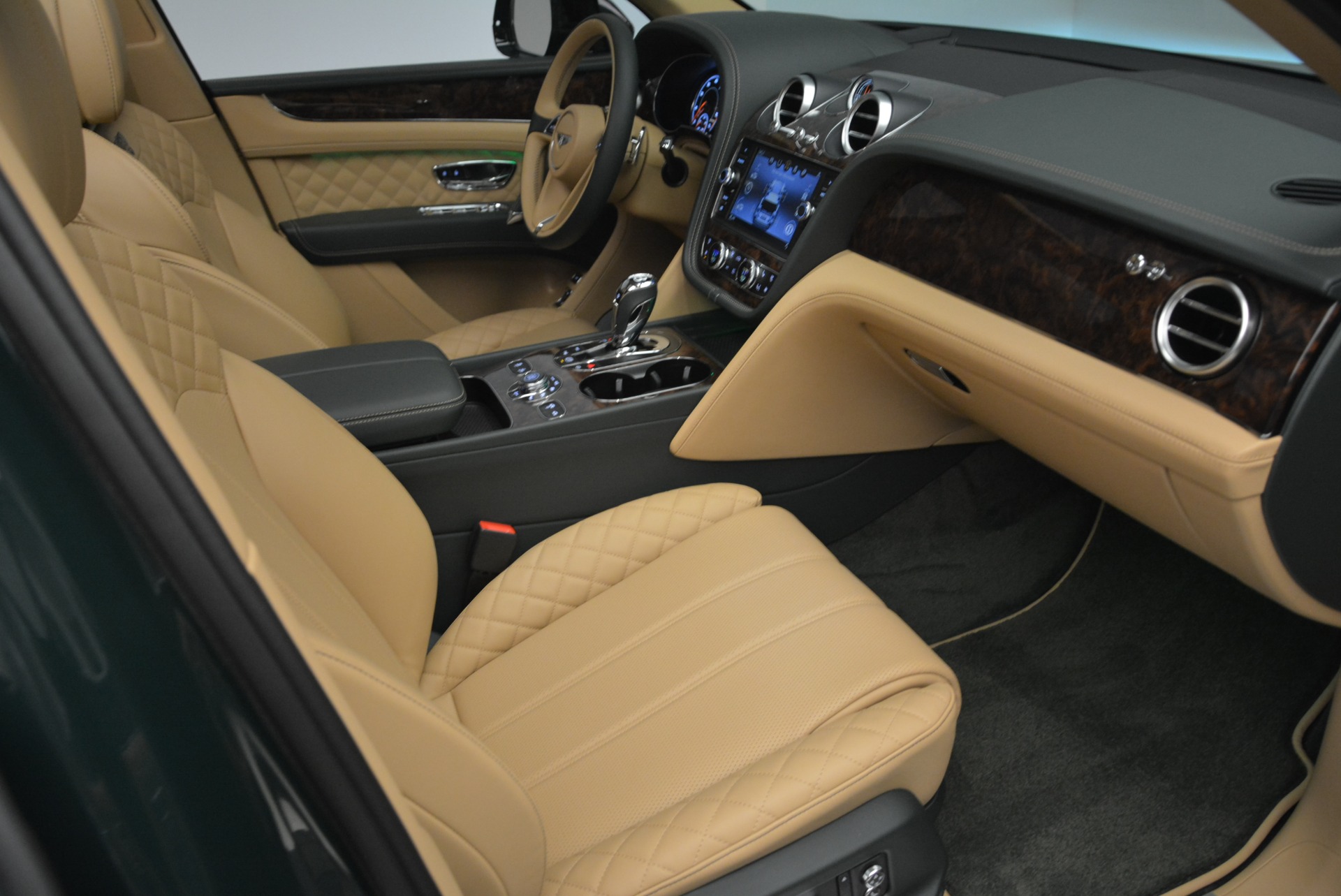 New-2018-Bentley-Bentayga-Signature