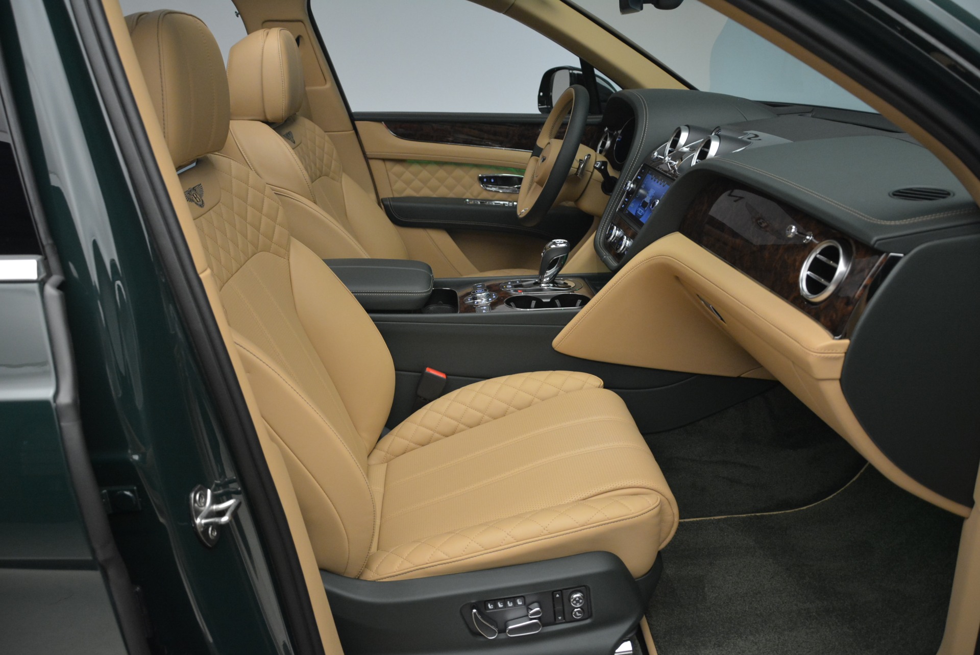 New-2018-Bentley-Bentayga-Signature