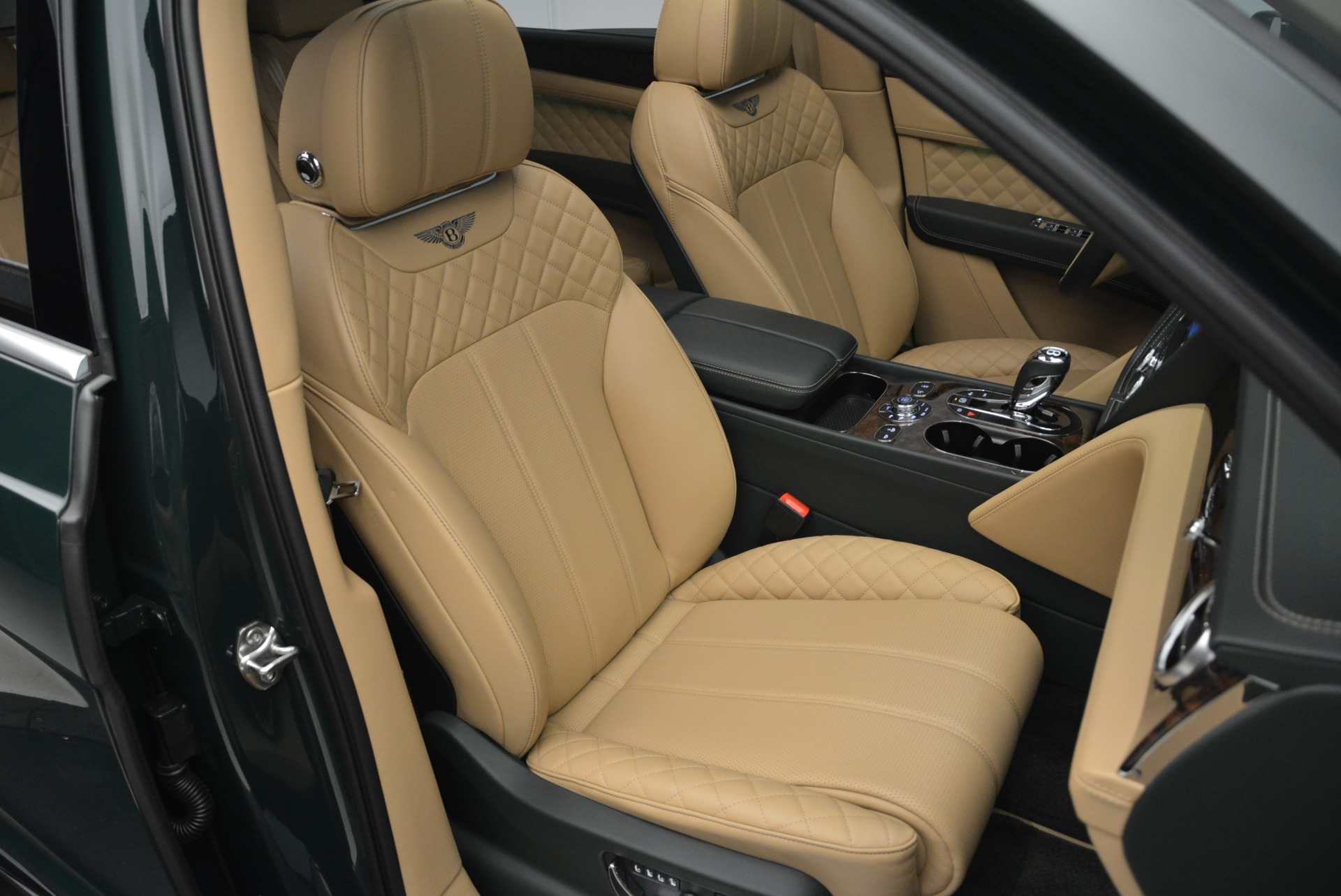 New-2018-Bentley-Bentayga-Signature