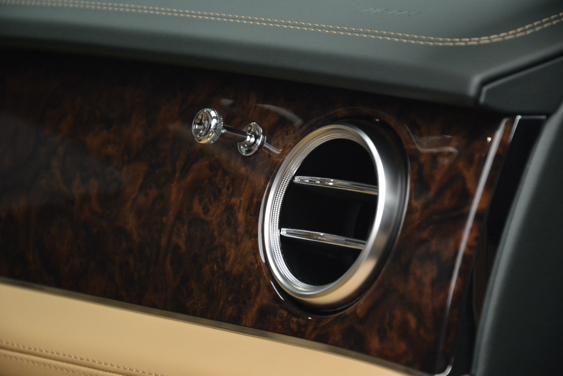 New-2018-Bentley-Bentayga-Signature