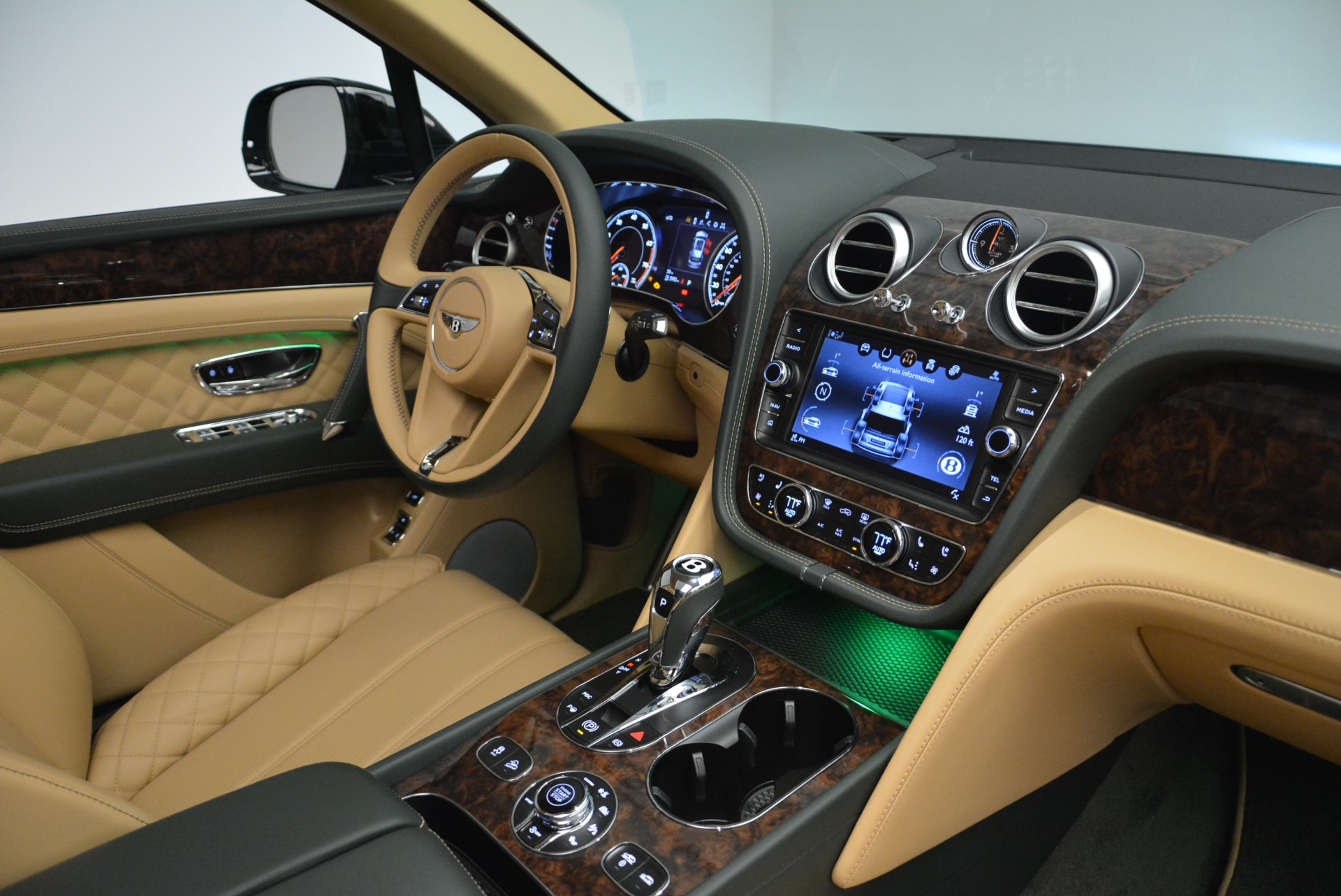 New-2018-Bentley-Bentayga-Signature