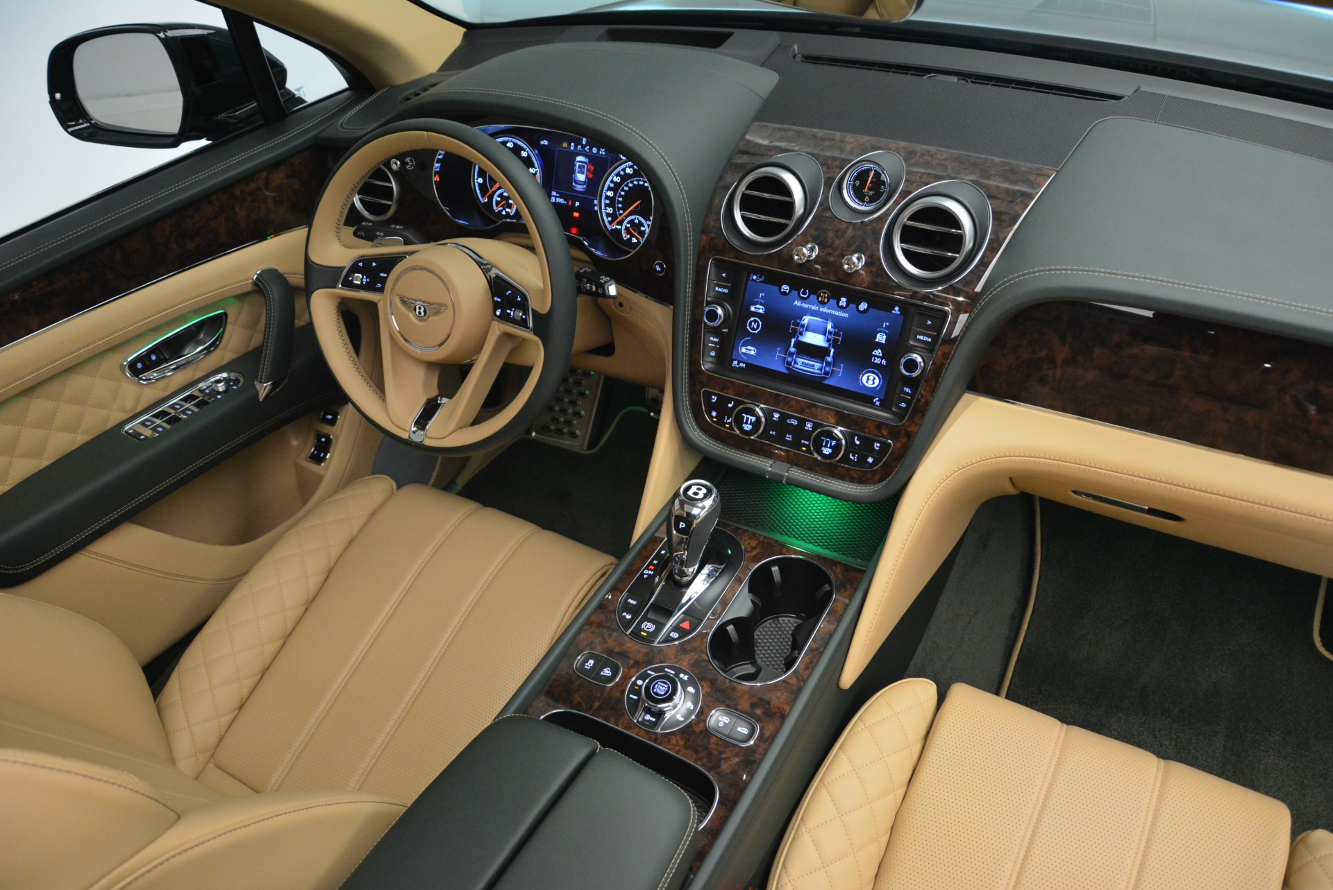 New-2018-Bentley-Bentayga-Signature