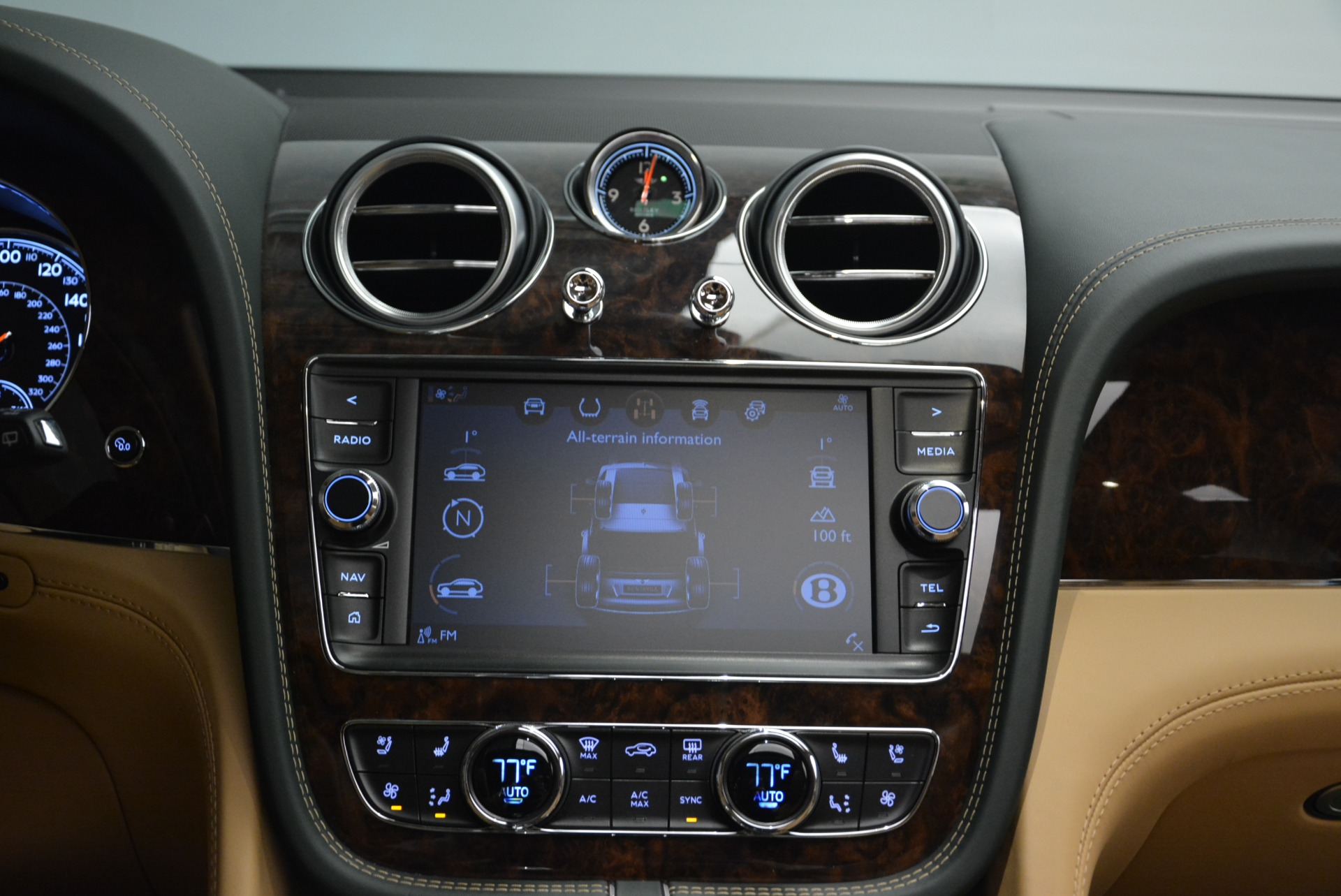 New-2018-Bentley-Bentayga-Signature