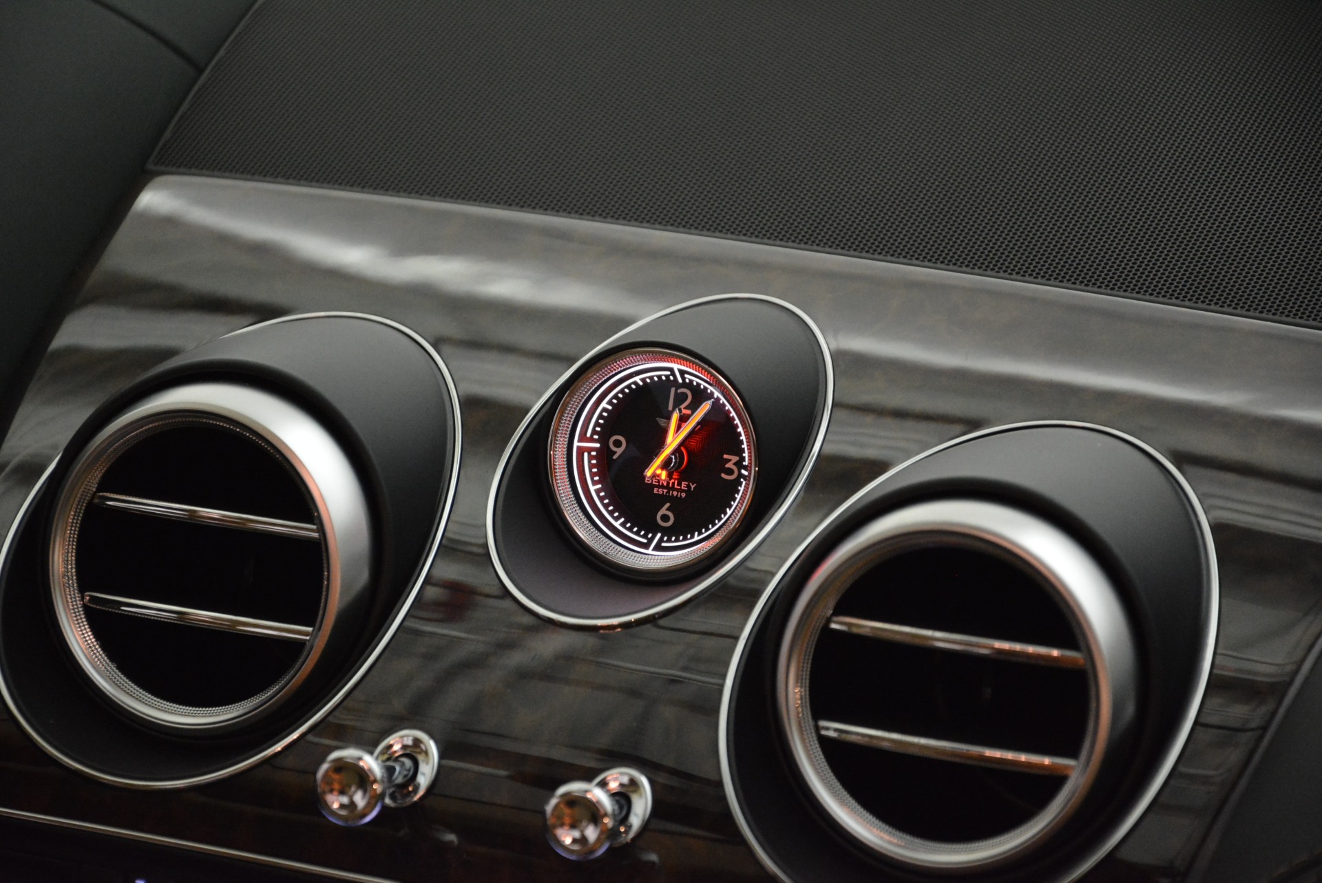 New-2018-Bentley-Bentayga-Signature