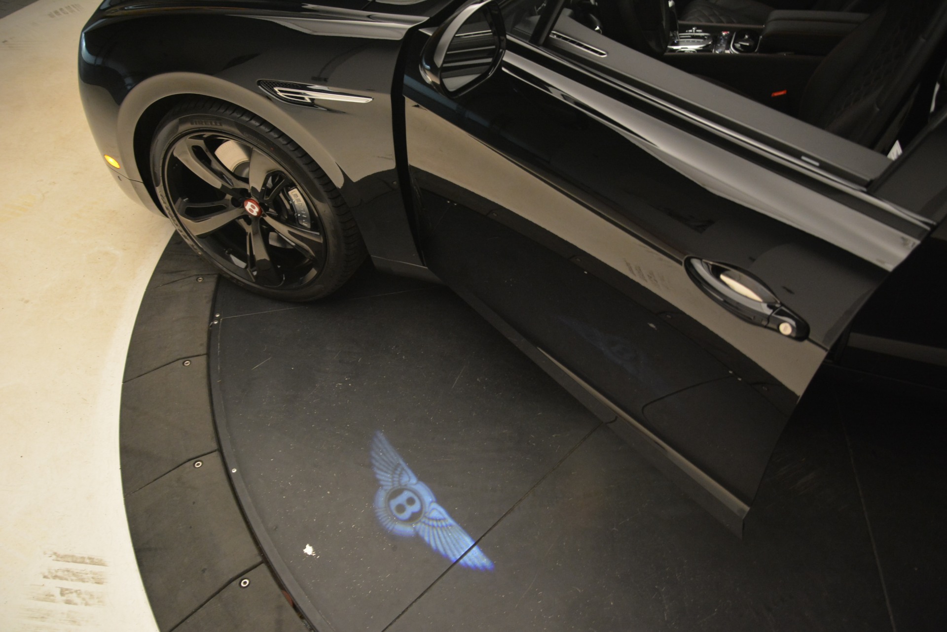 New-2018-Bentley-Flying-Spur-V8-S-Black-Edition