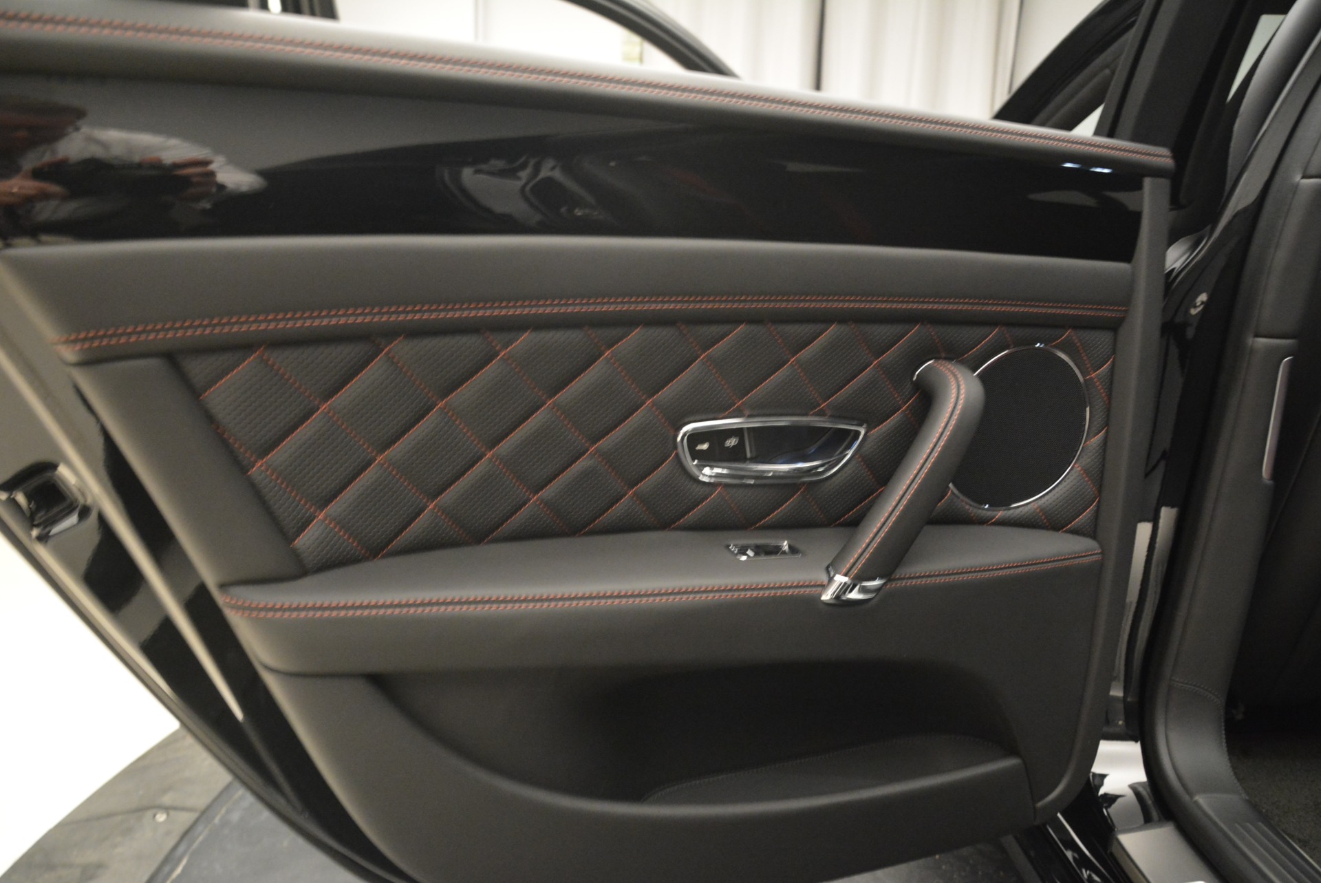 New-2018-Bentley-Flying-Spur-V8-S-Black-Edition