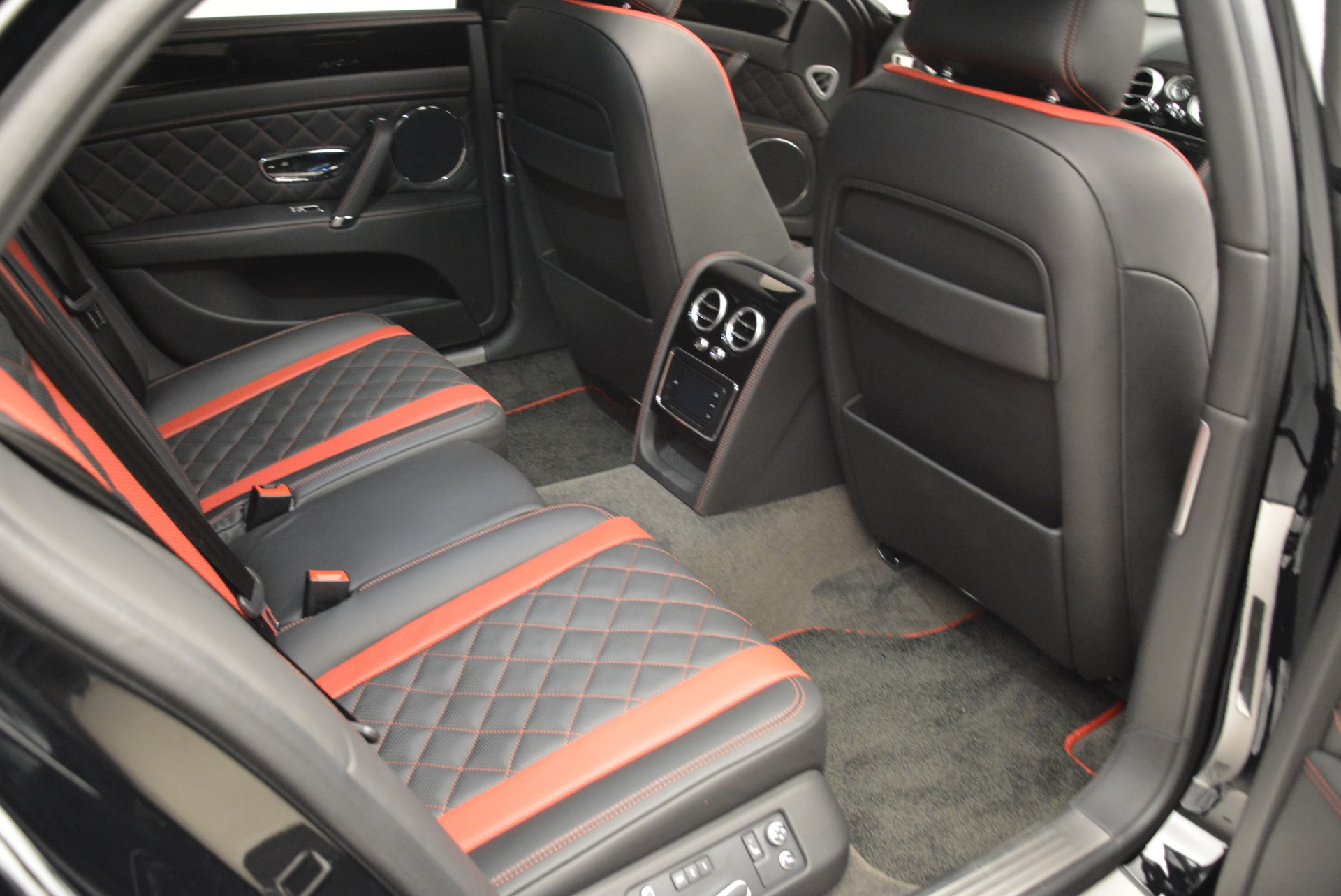 New-2018-Bentley-Flying-Spur-V8-S-Black-Edition