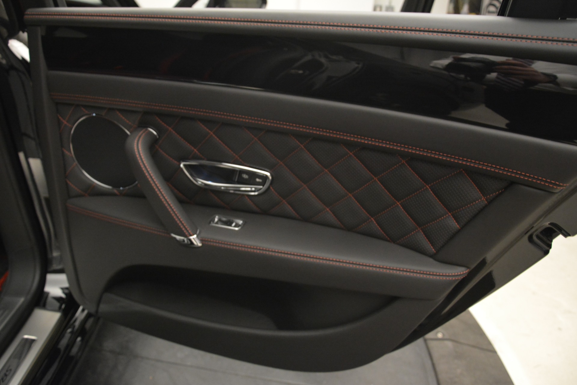 New-2018-Bentley-Flying-Spur-V8-S-Black-Edition