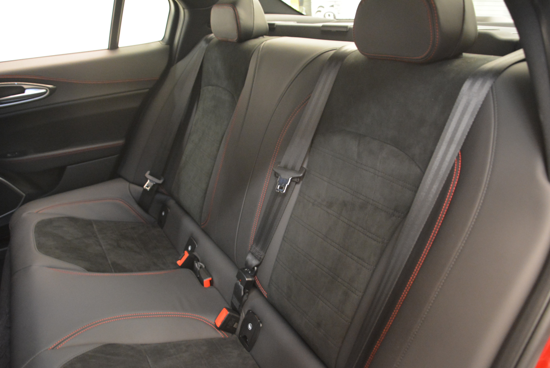 New-2018-Alfa-Romeo-Giulia-Quadrifoglio