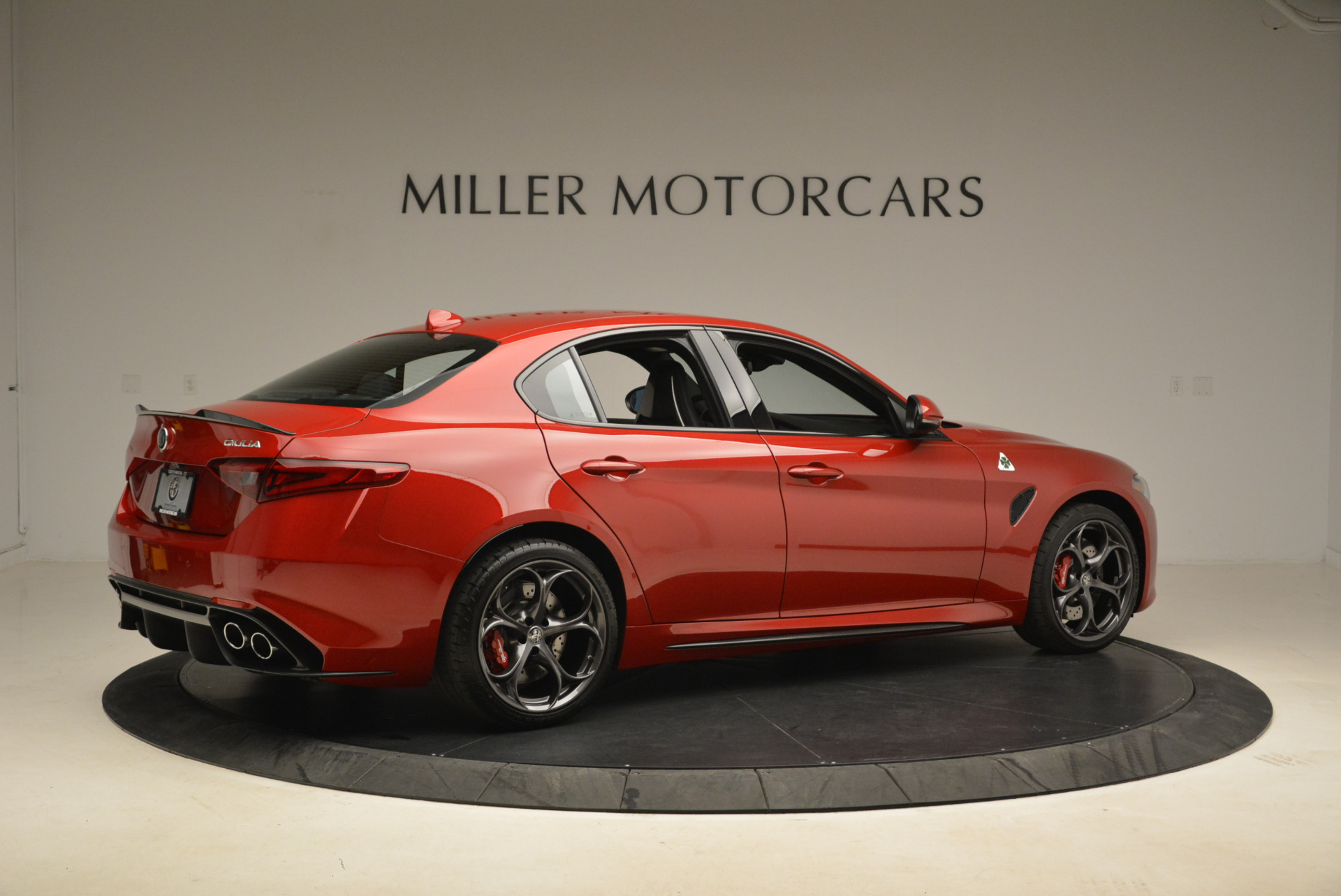 New-2018-Alfa-Romeo-Giulia-Quadrifoglio