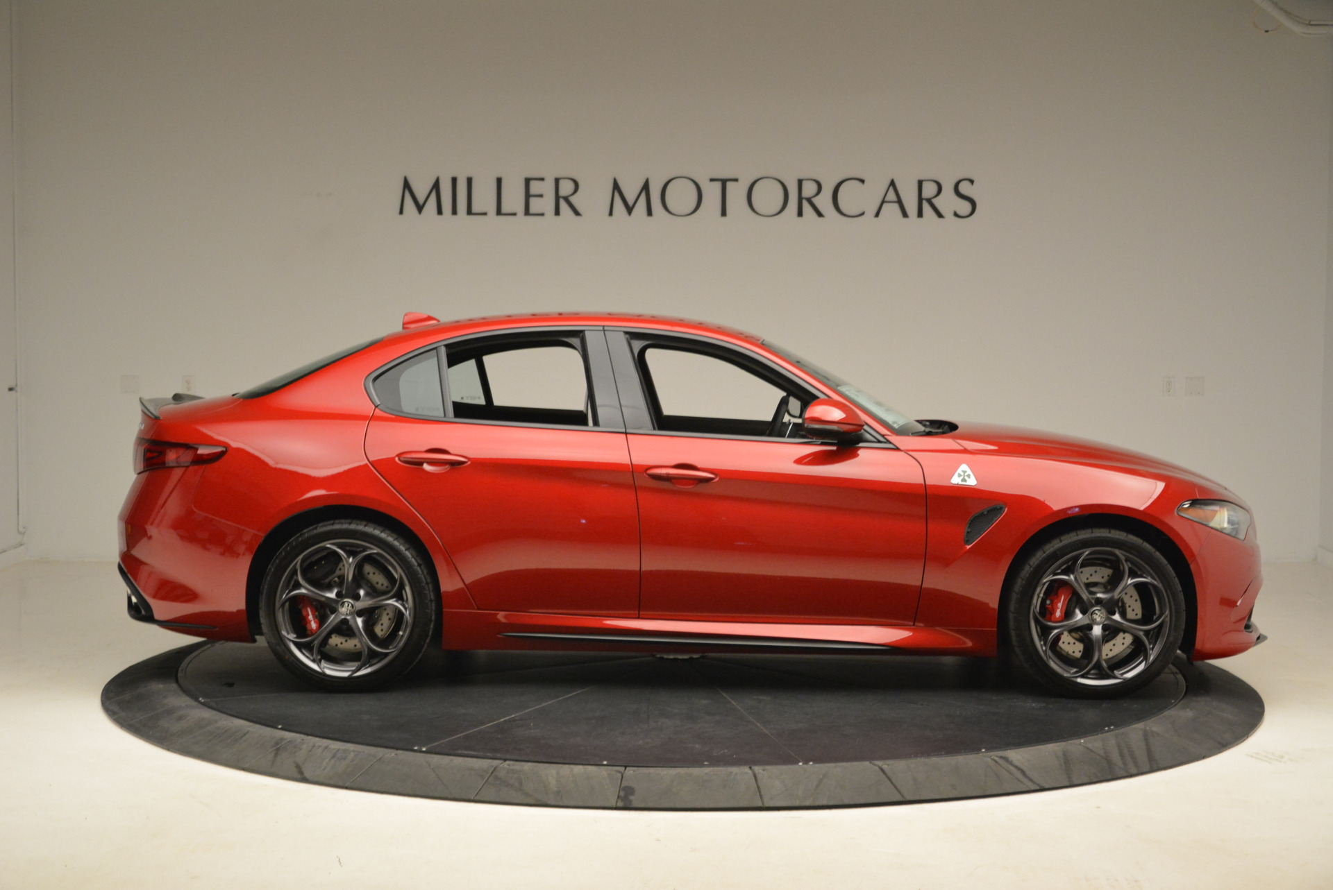 New-2018-Alfa-Romeo-Giulia-Quadrifoglio