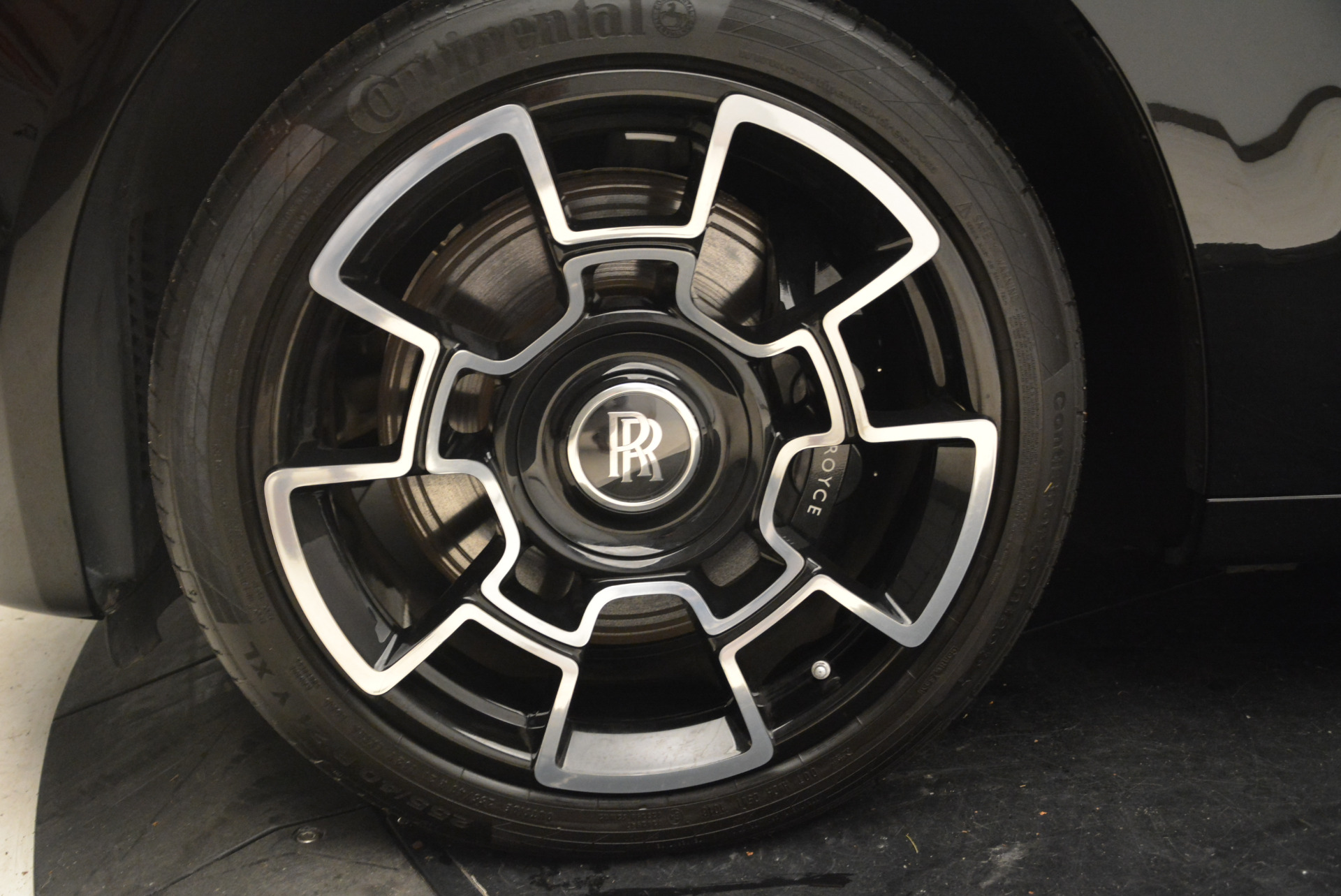 Used-2017-Rolls-Royce-Ghost-Black-Badge