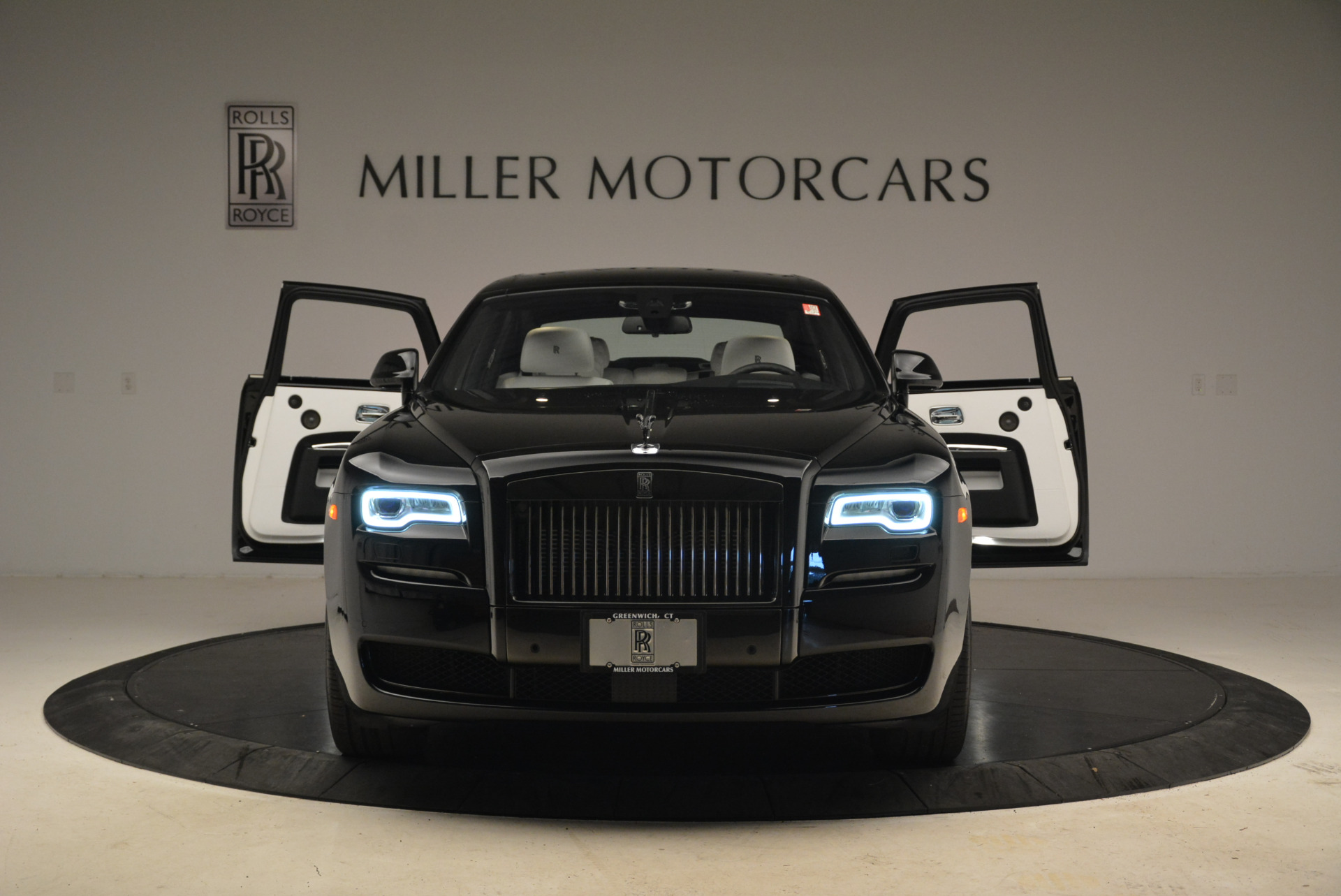 Used-2017-Rolls-Royce-Ghost-Black-Badge