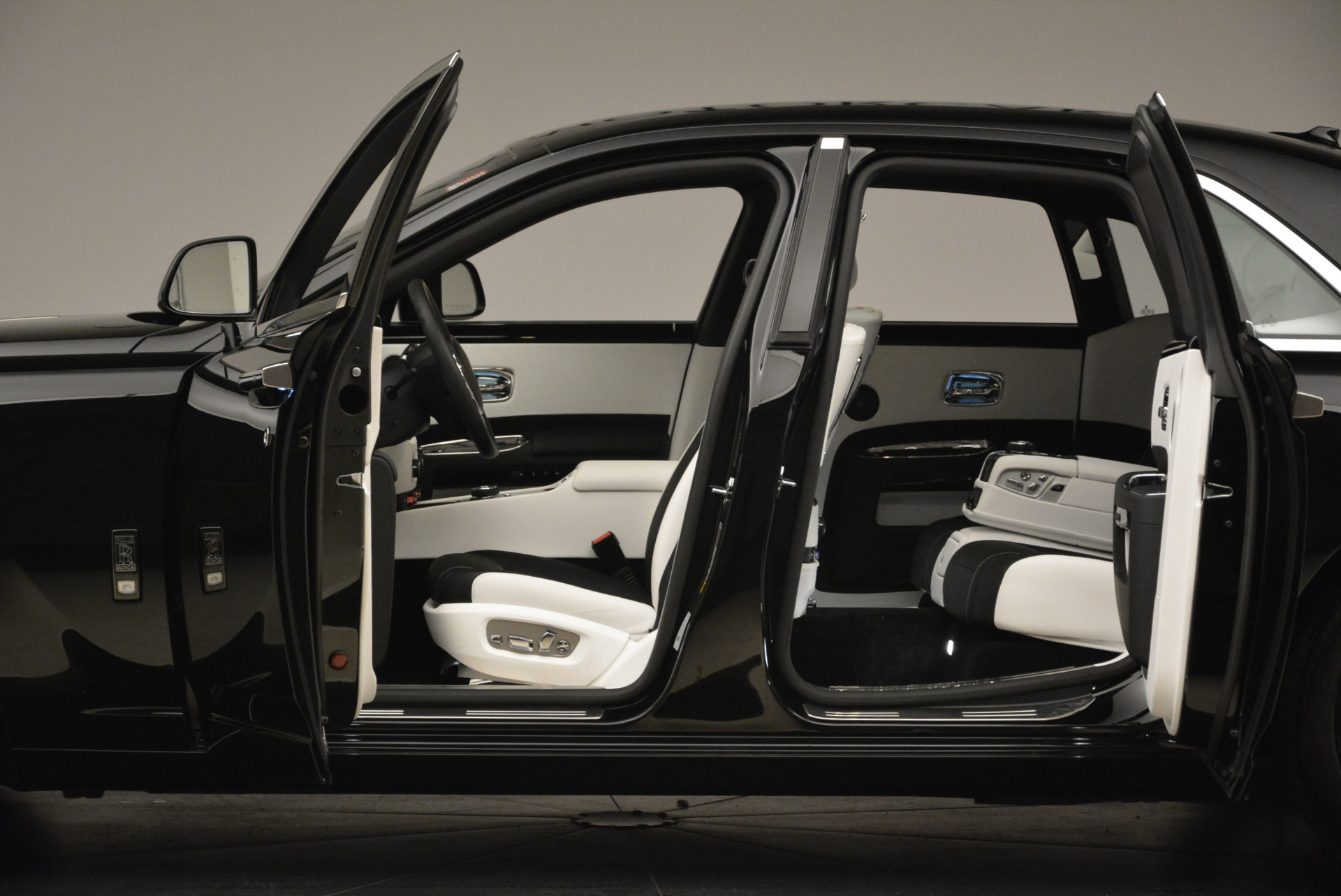 Used-2017-Rolls-Royce-Ghost-Black-Badge