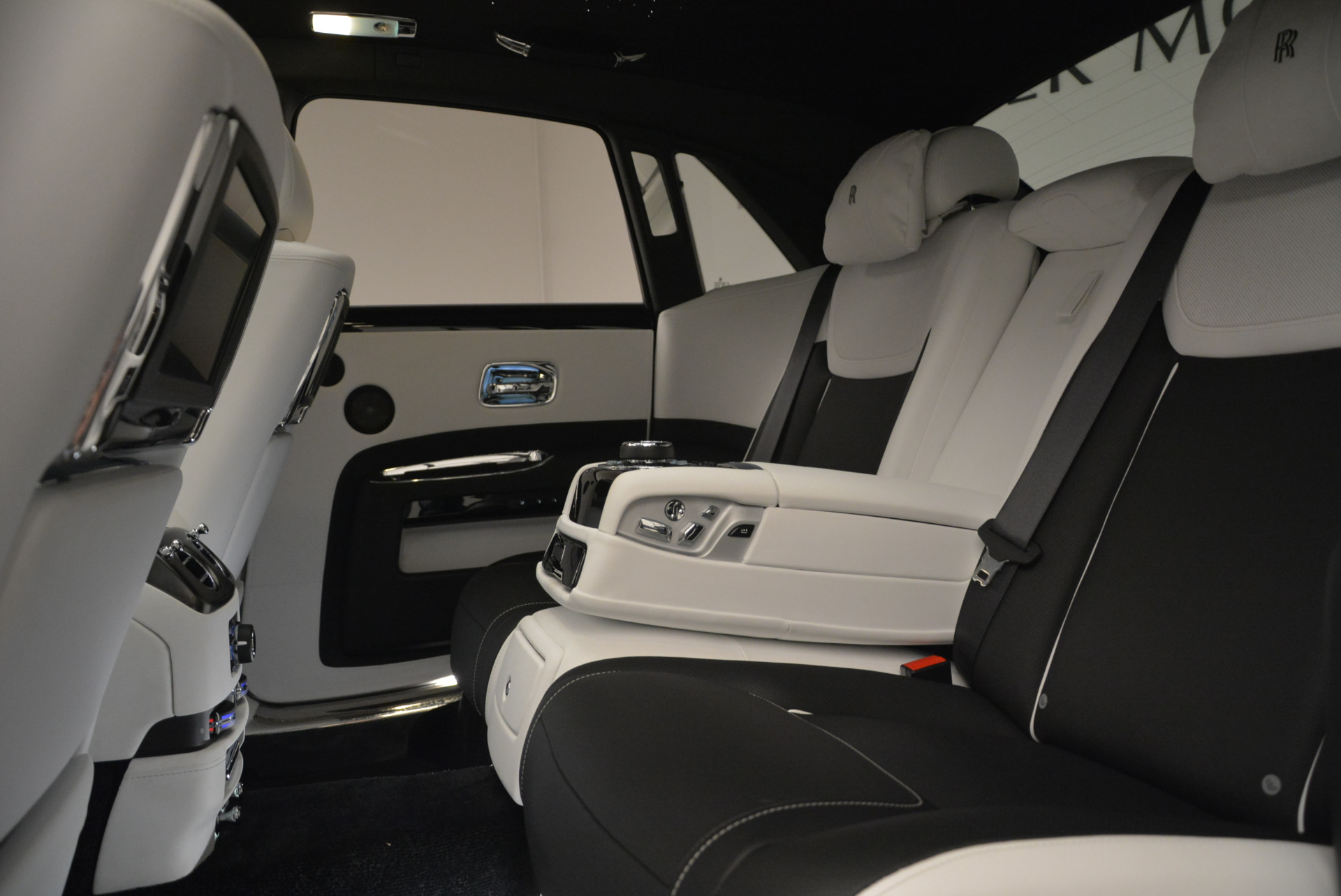 Used-2017-Rolls-Royce-Ghost-Black-Badge