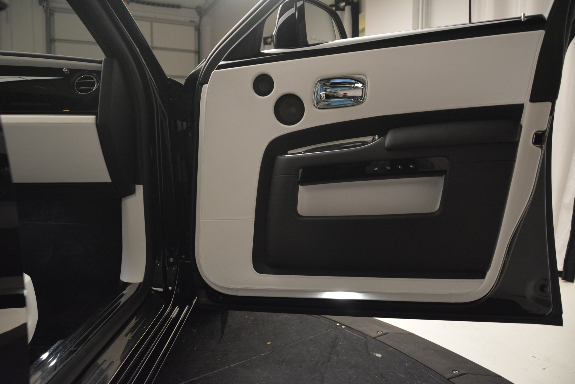 Used-2017-Rolls-Royce-Ghost-Black-Badge