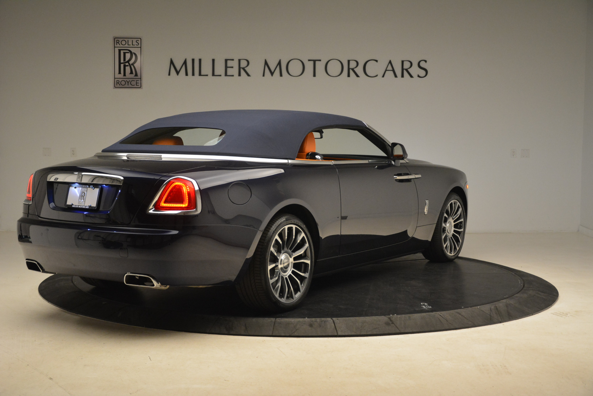 New-2018-Rolls-Royce-Dawn