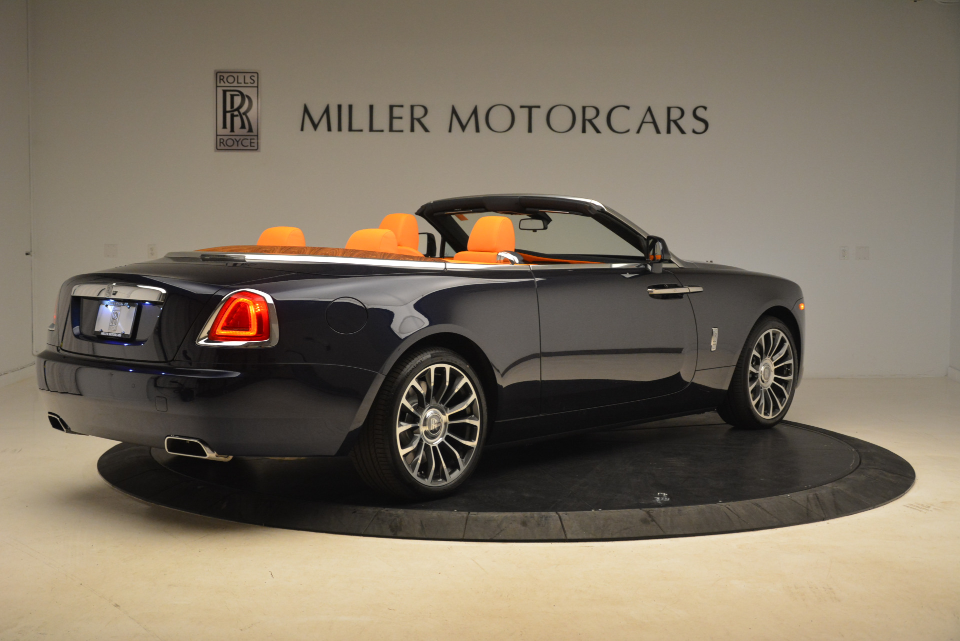 New-2018-Rolls-Royce-Dawn