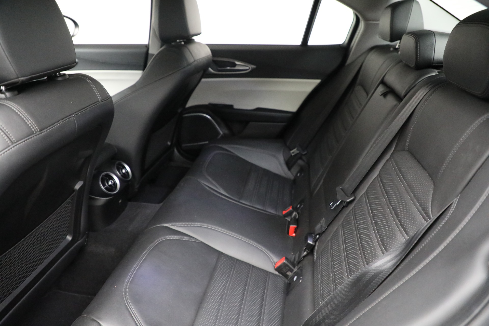 Used-2018-Alfa-Romeo-Giulia-Ti-Sport-Q4