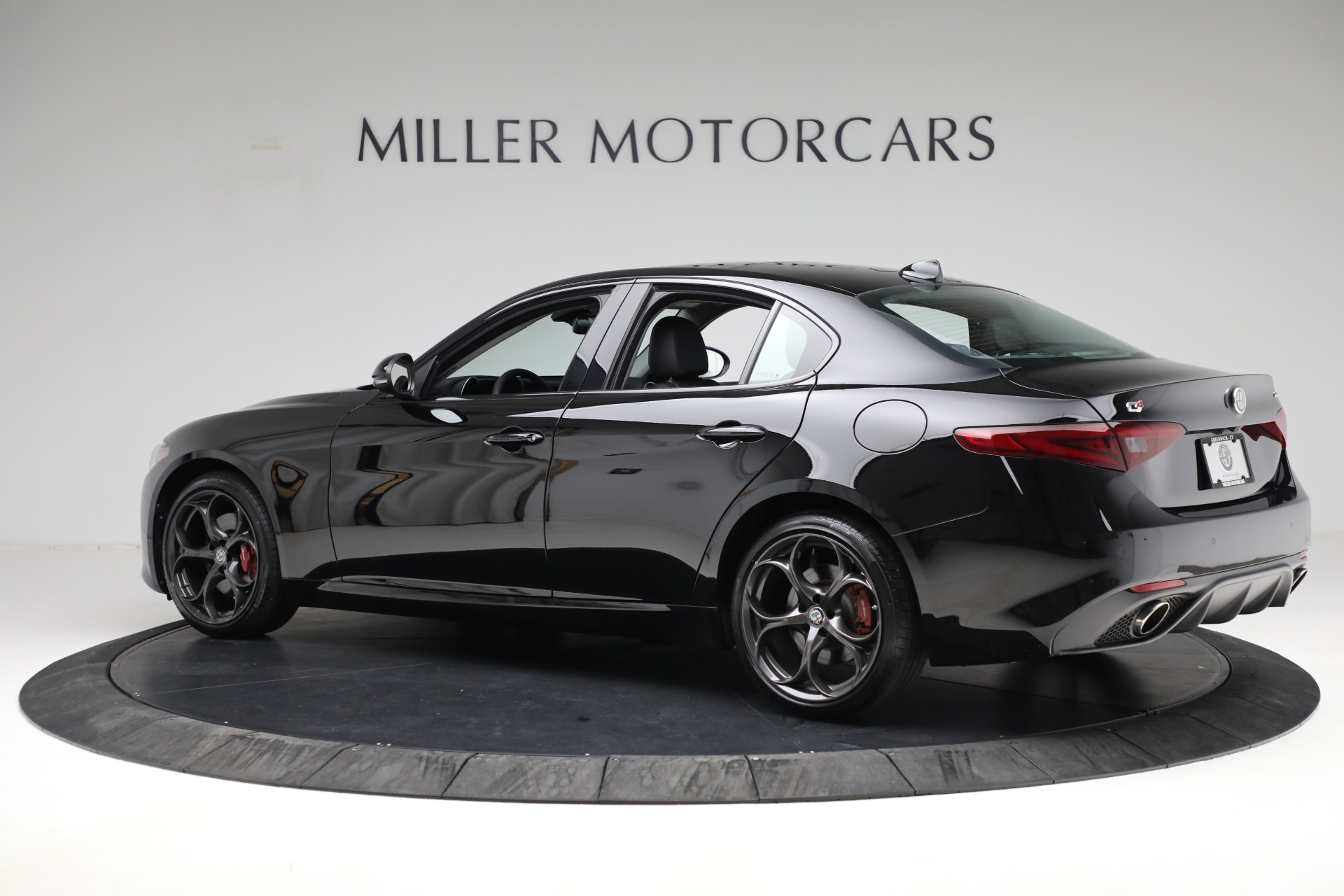 Used-2018-Alfa-Romeo-Giulia-Ti-Sport-Q4