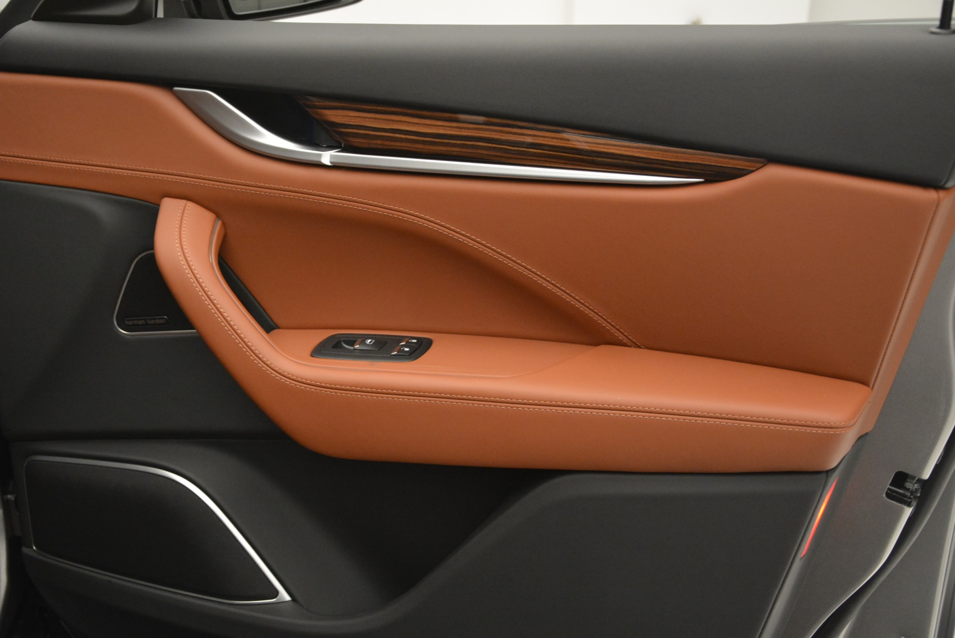 New-2018-Maserati-Levante-Q4-GranSport