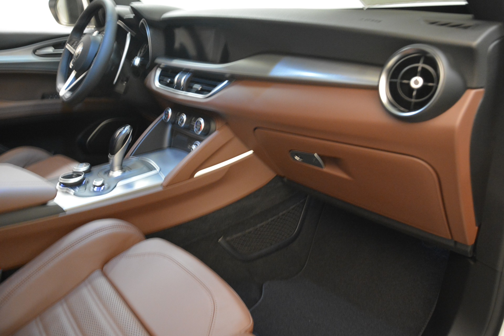 New-2018-Alfa-Romeo-Stelvio-Ti-Sport-Q4