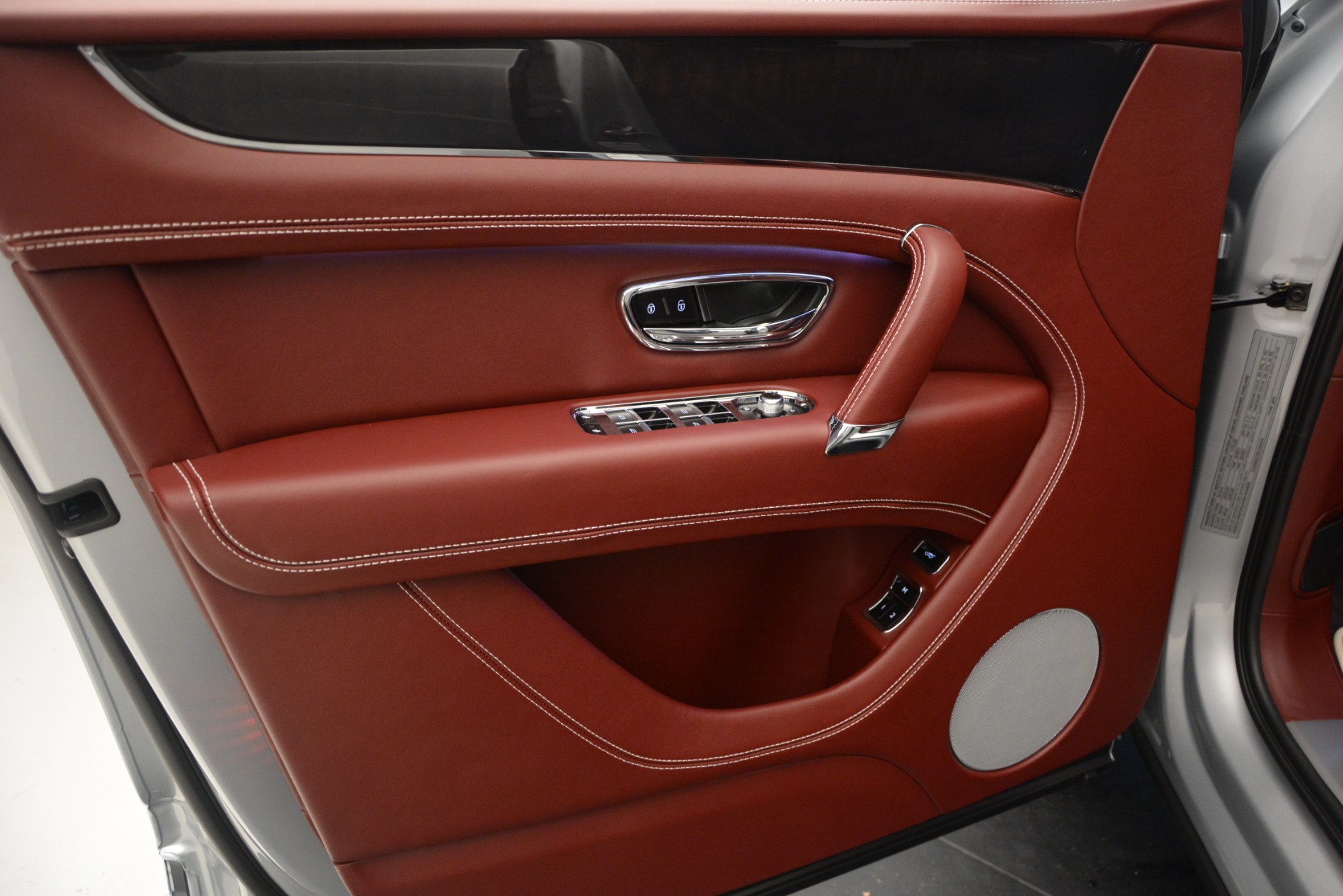 New-2019-Bentley-Bentayga-V8