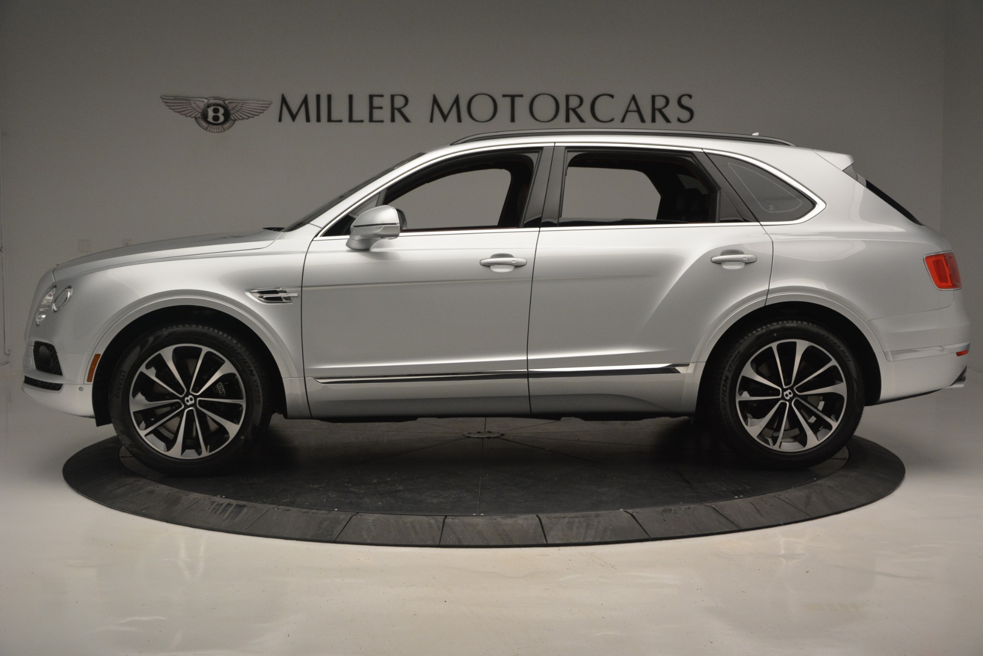 New-2019-Bentley-Bentayga-V8