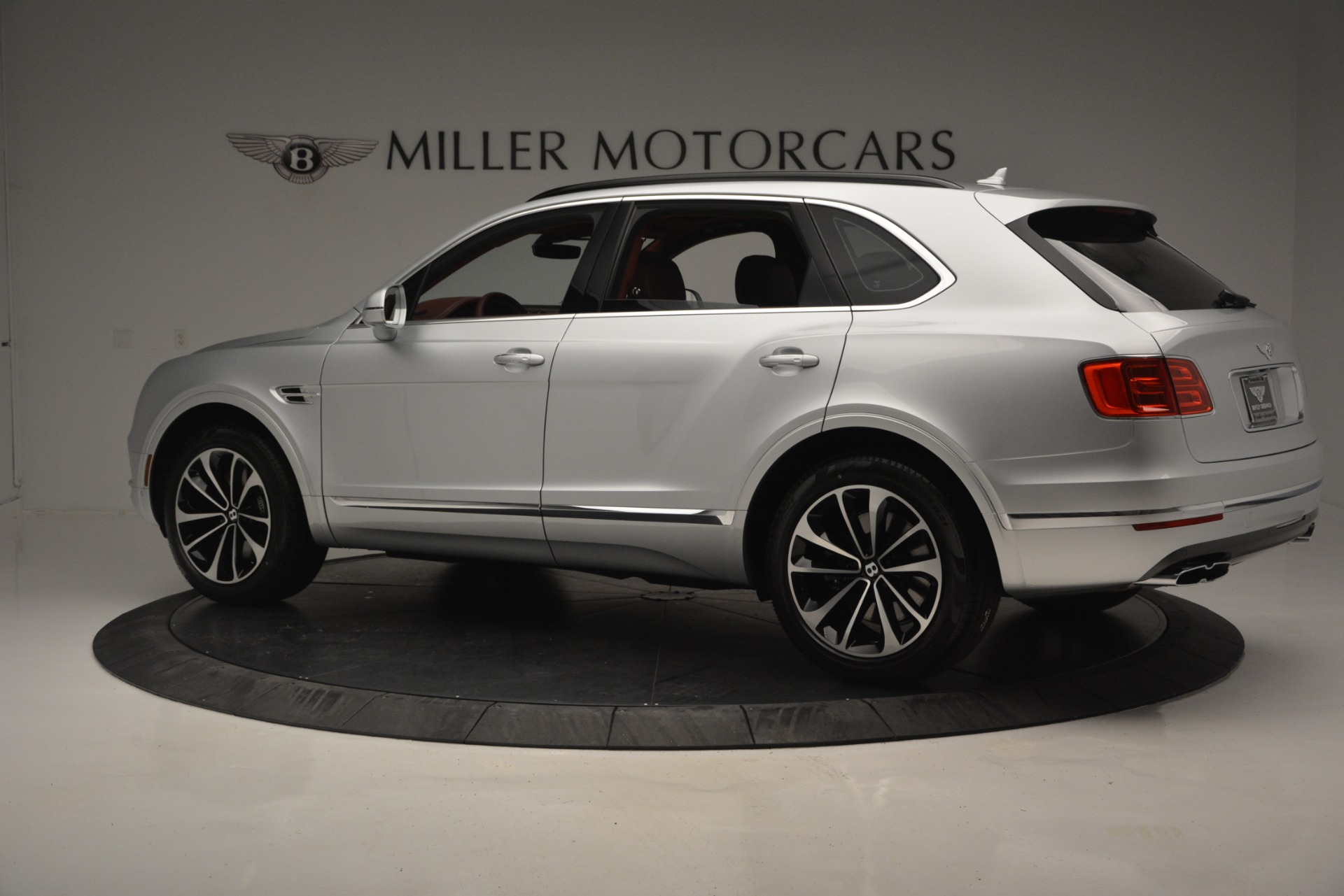 New-2019-Bentley-Bentayga-V8