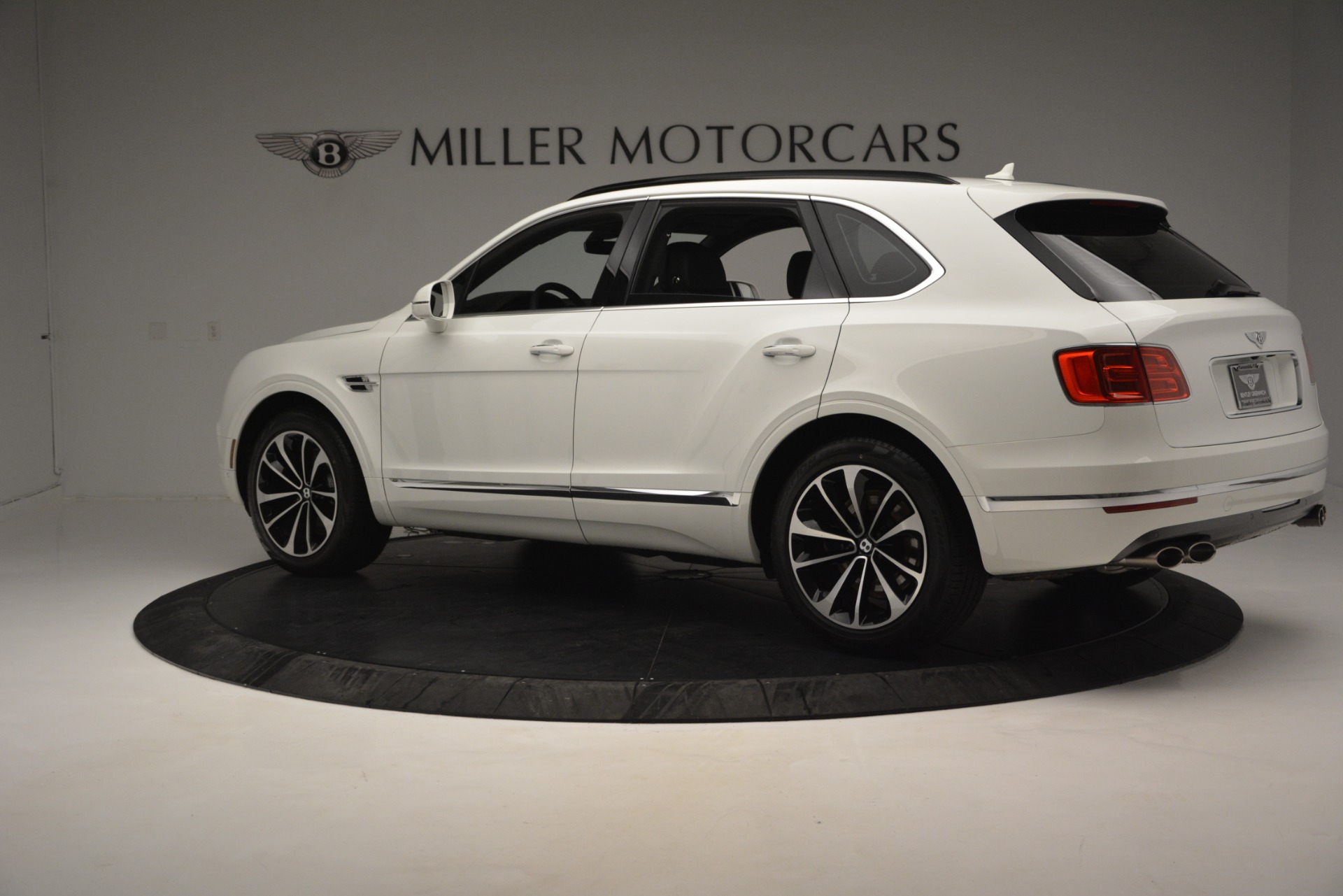 Used-2019-Bentley-Bentayga-V8