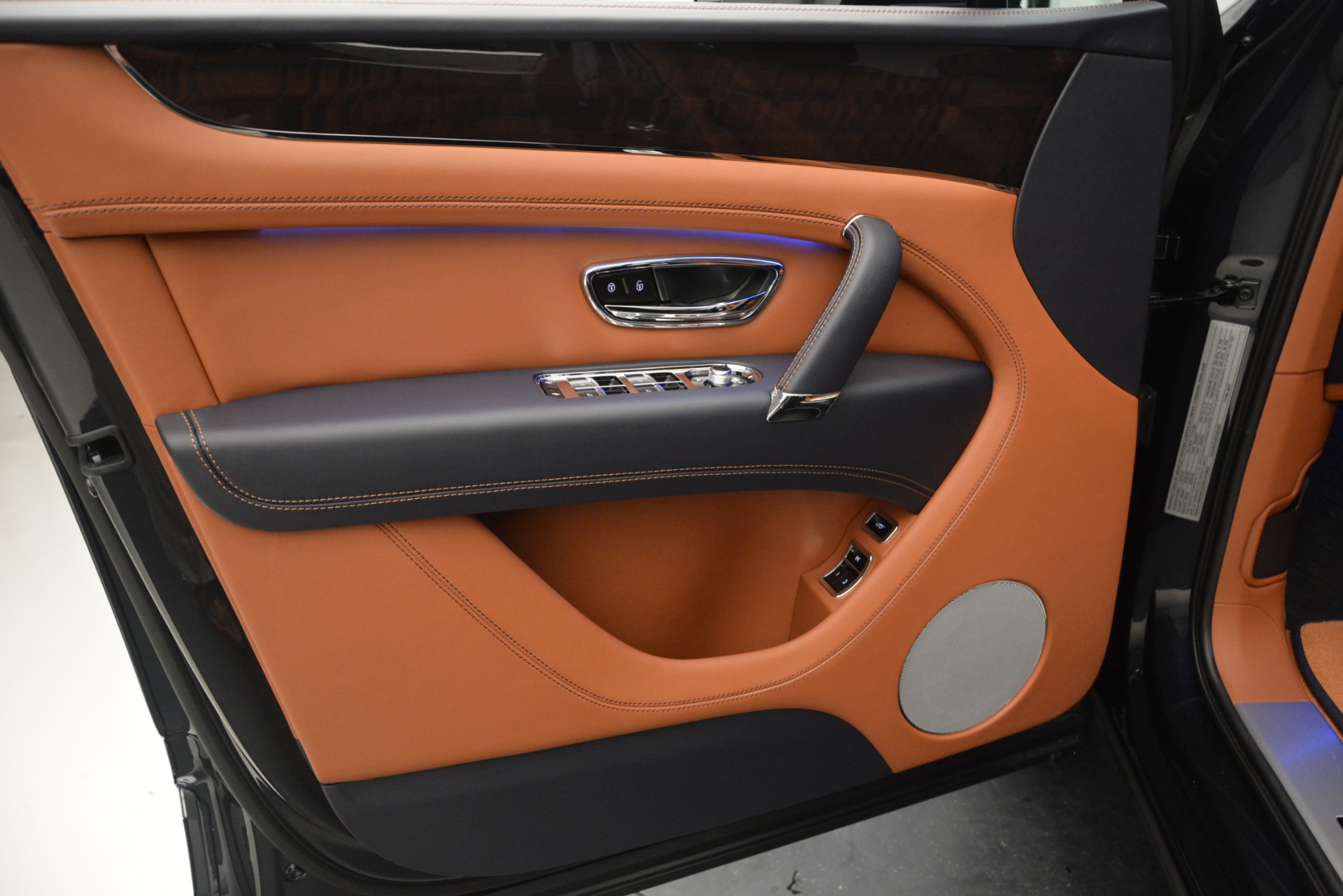 New-2019-Bentley-Bentayga-V8