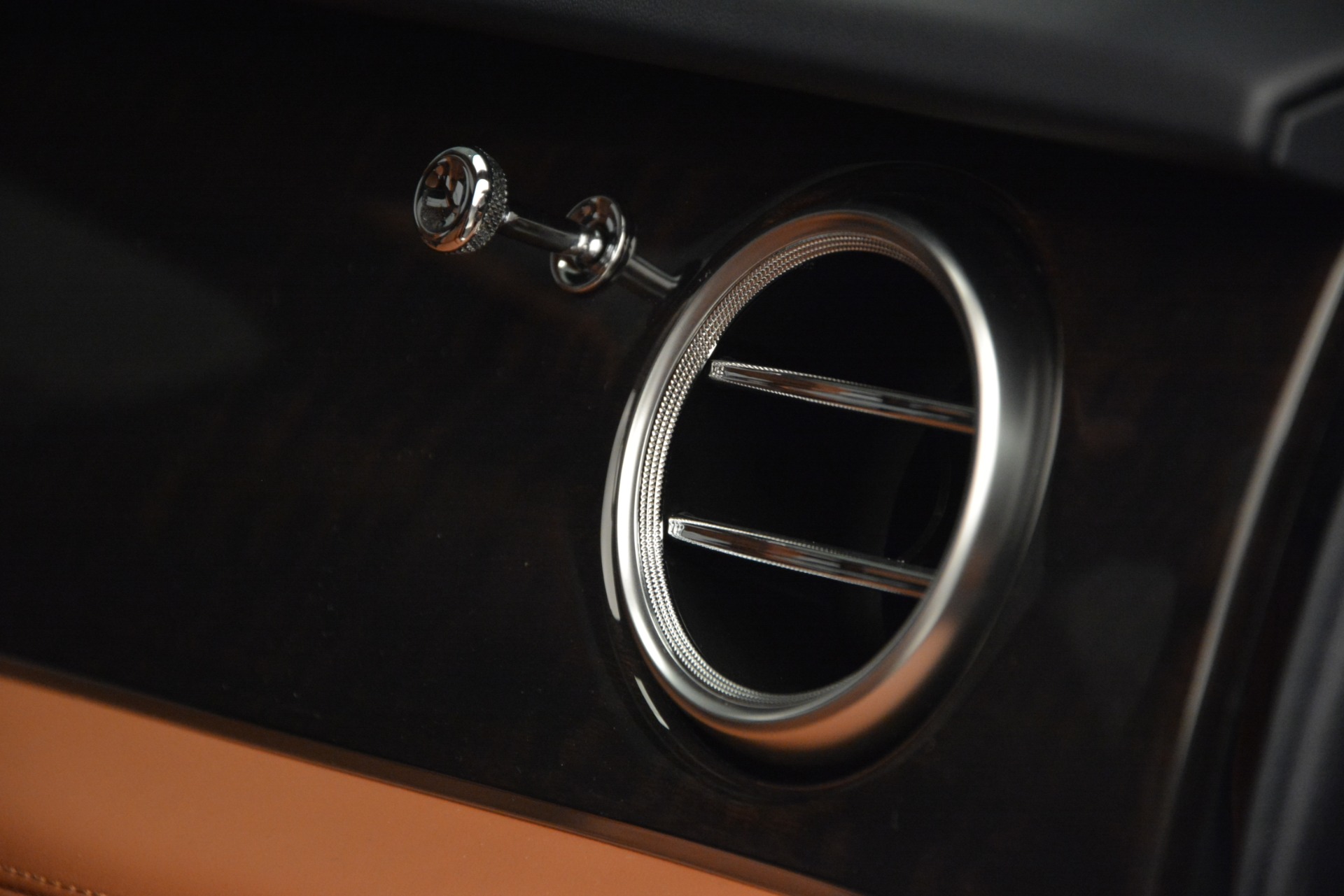 New-2019-Bentley-Bentayga-V8