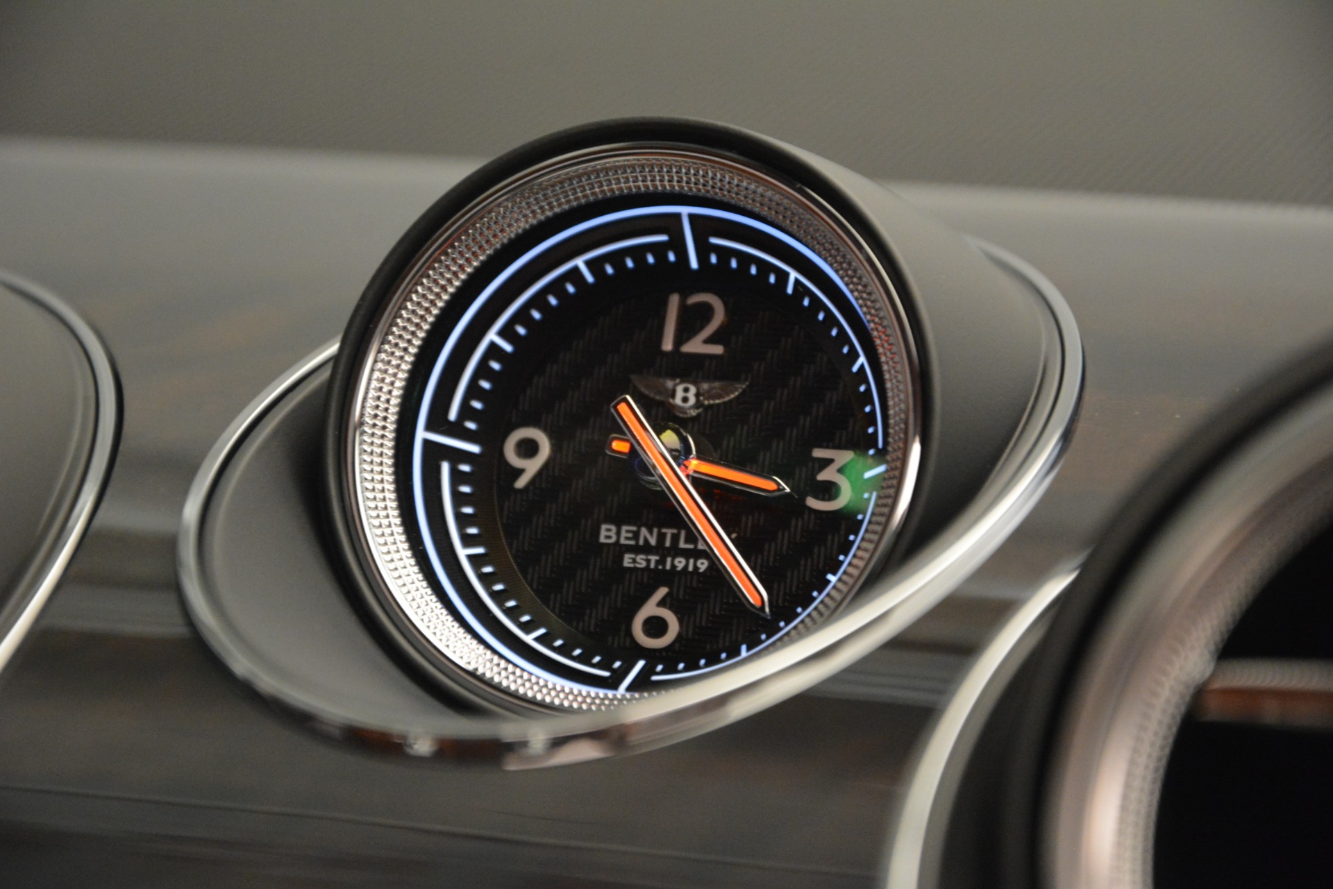 New-2019-Bentley-Bentayga-V8