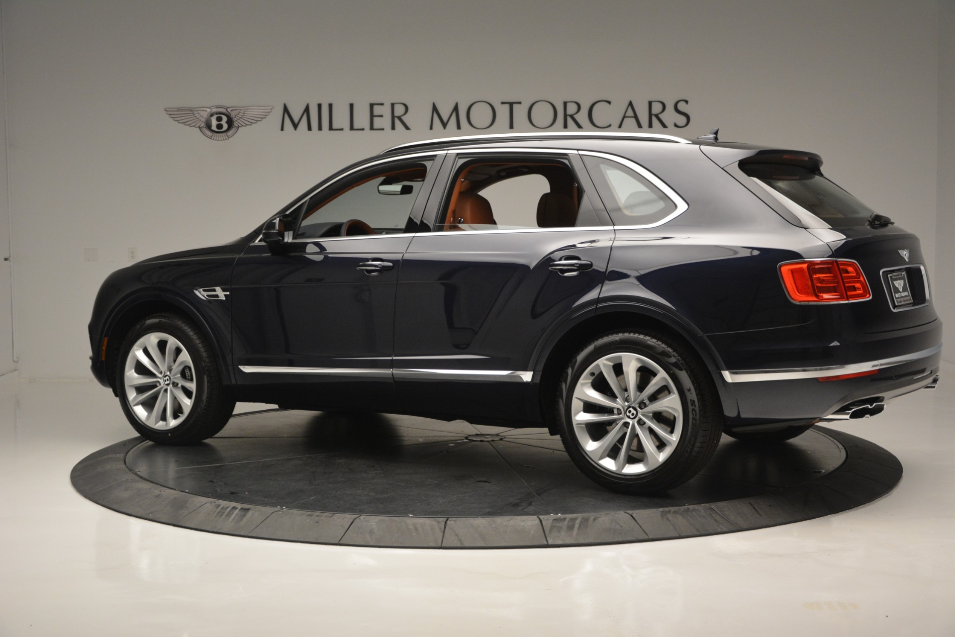 New-2019-Bentley-Bentayga-V8