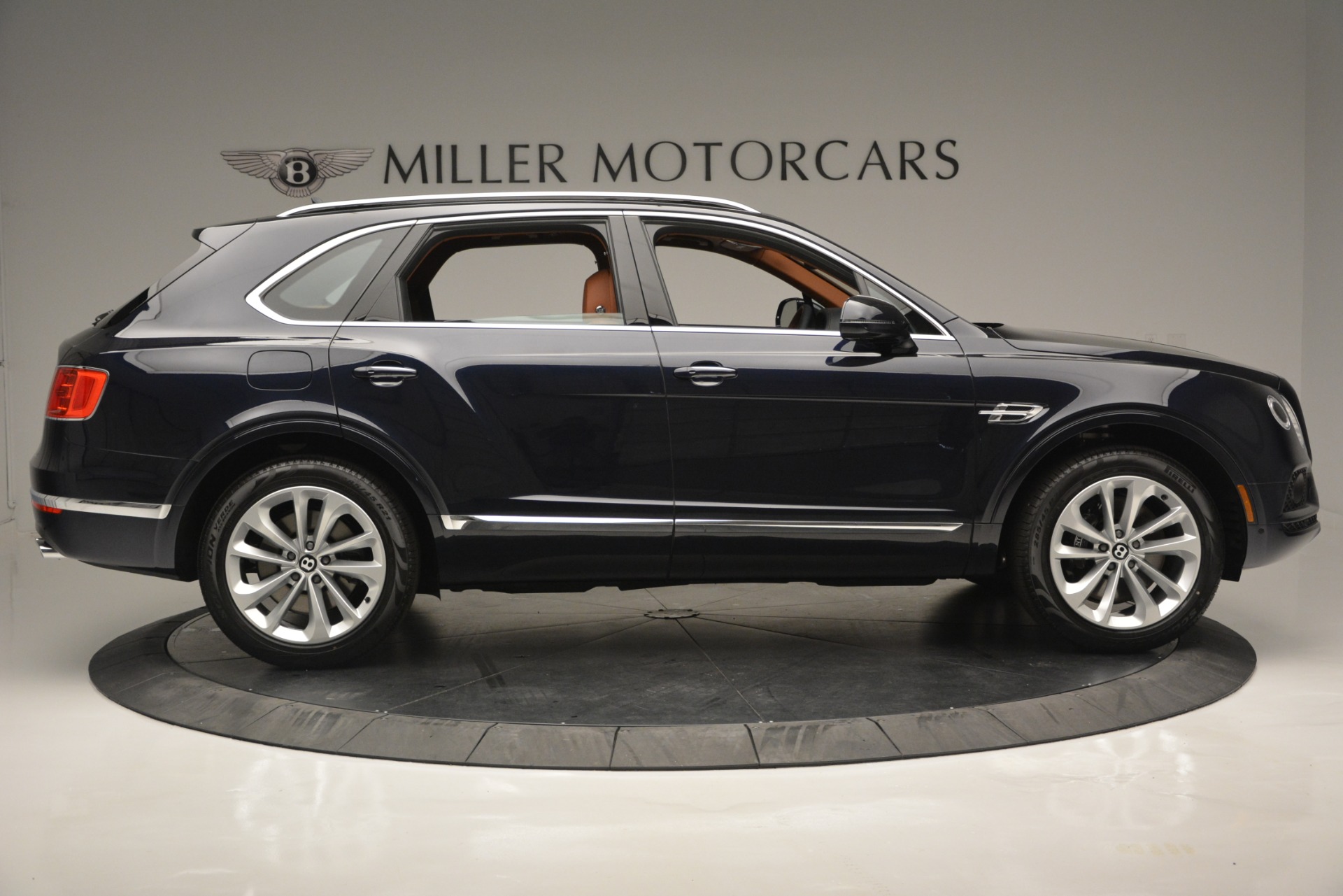 New-2019-Bentley-Bentayga-V8