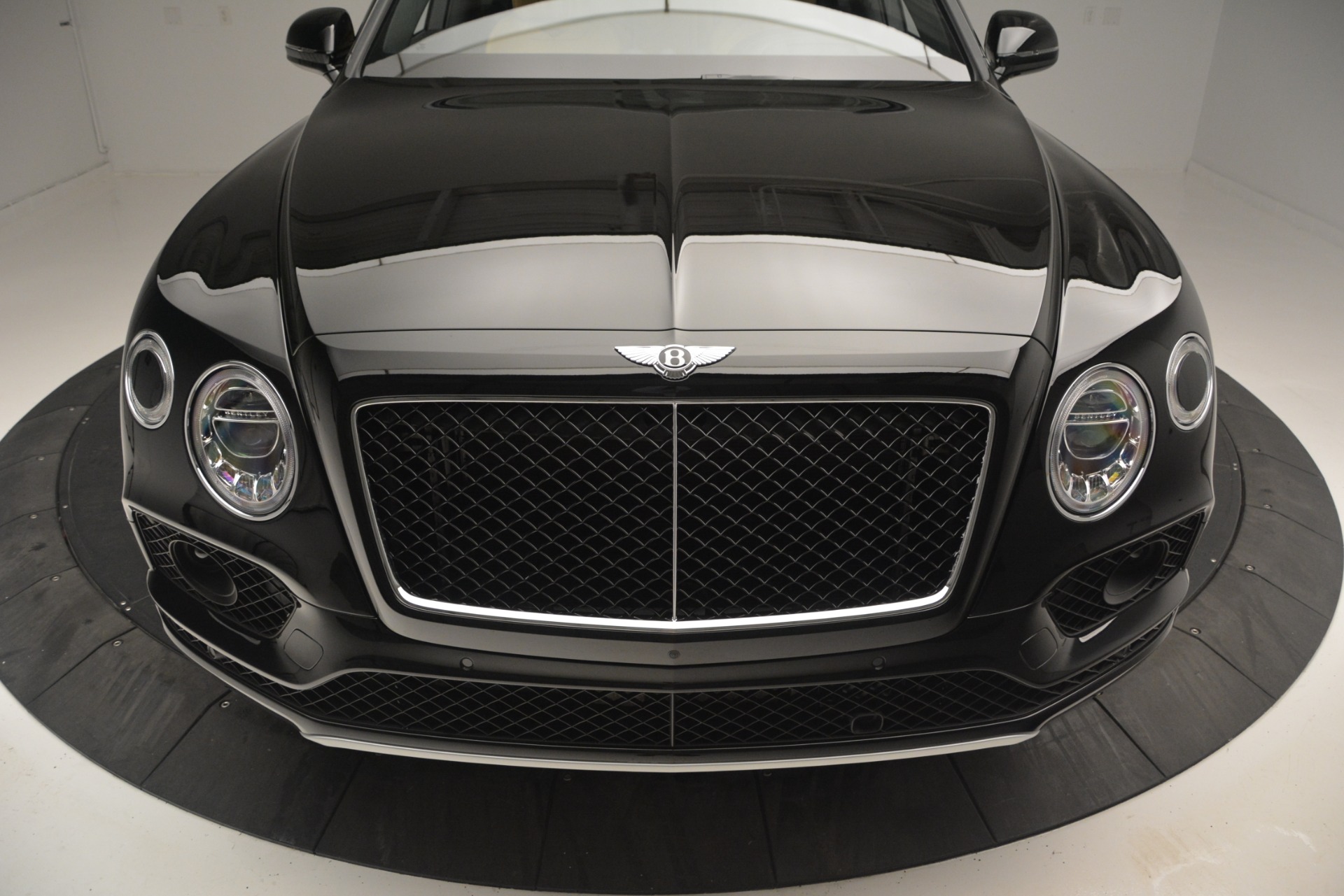 New-2019-Bentley-Bentayga-V8