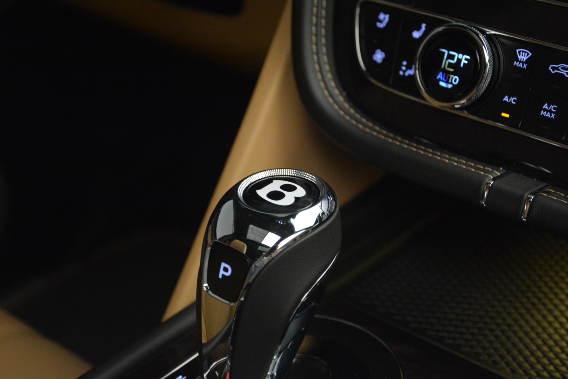 New-2019-Bentley-Bentayga-V8