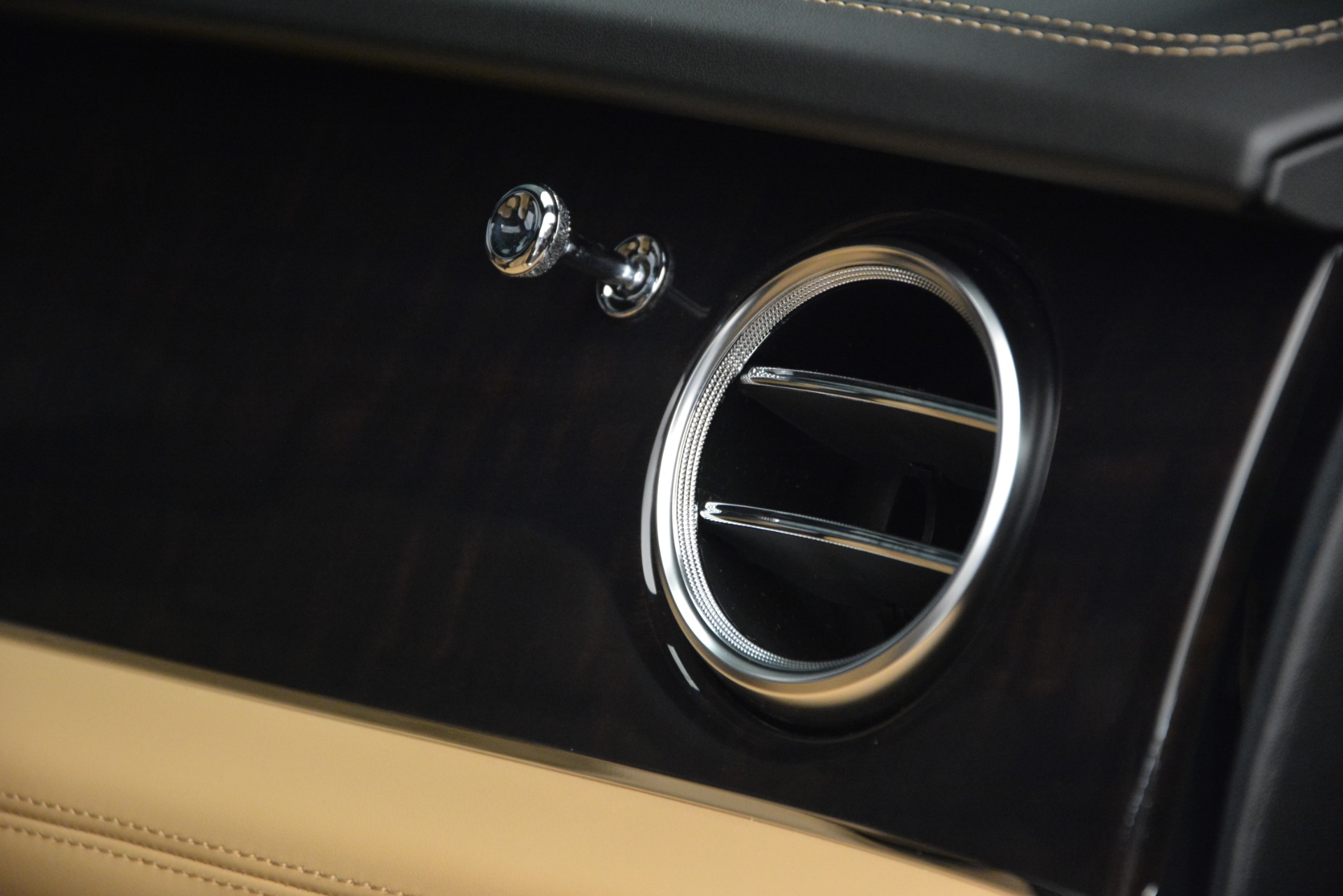 New-2019-Bentley-Bentayga-V8