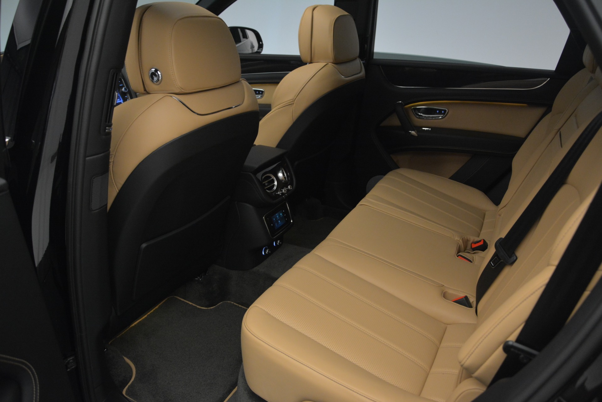 New-2019-Bentley-Bentayga-V8