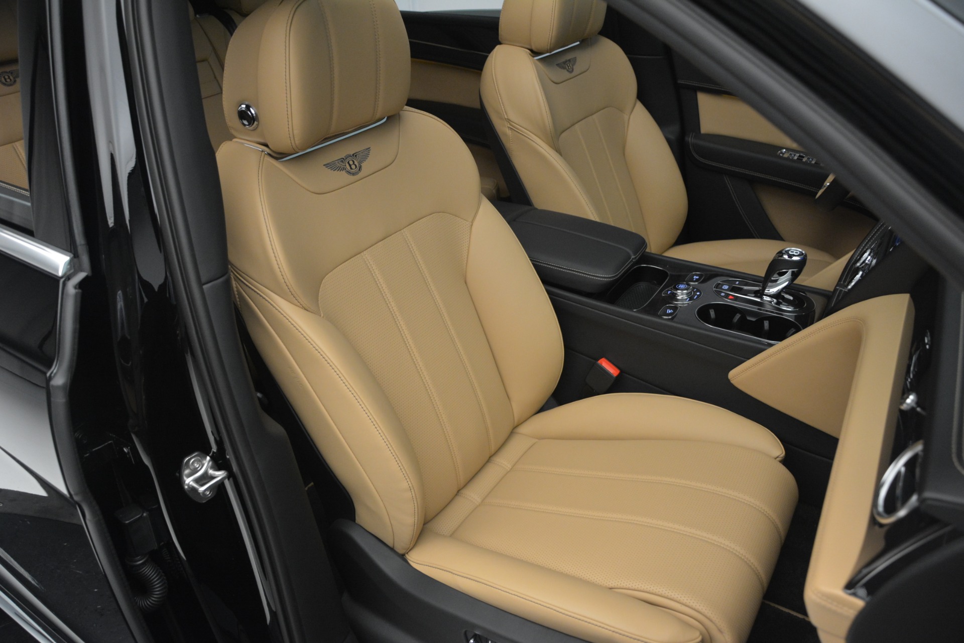 New-2019-Bentley-Bentayga-V8