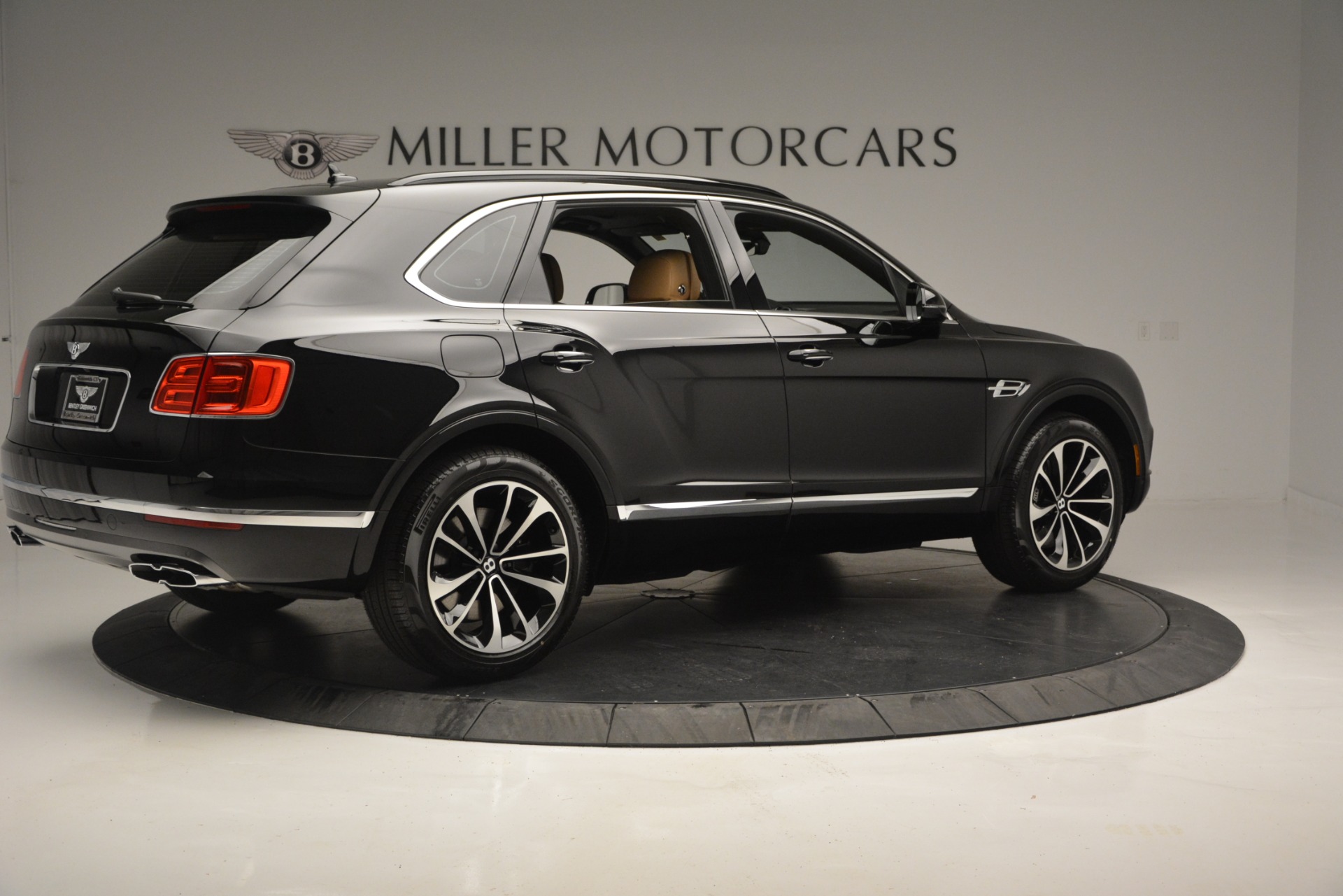 New-2019-Bentley-Bentayga-V8