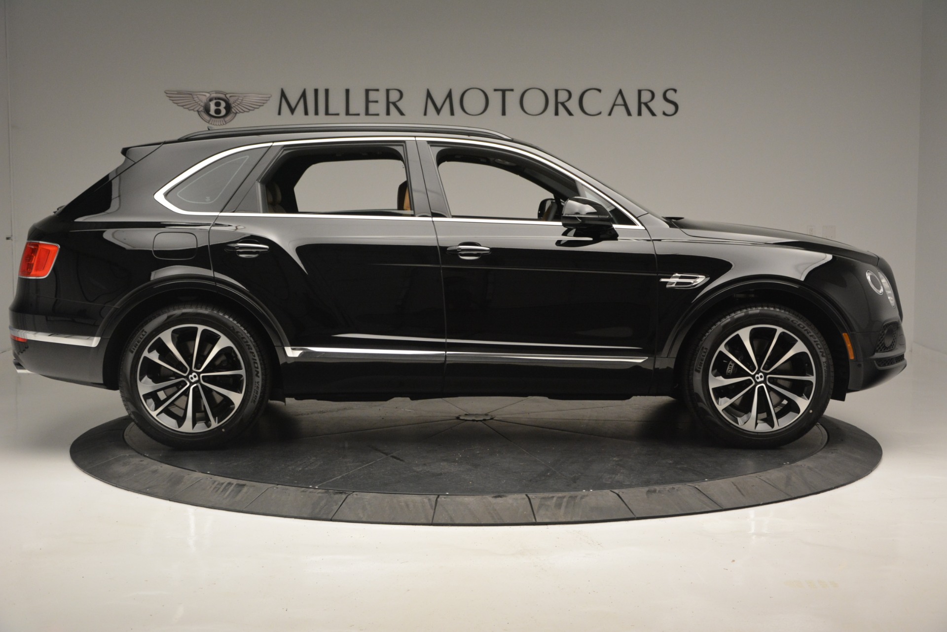 New-2019-Bentley-Bentayga-V8